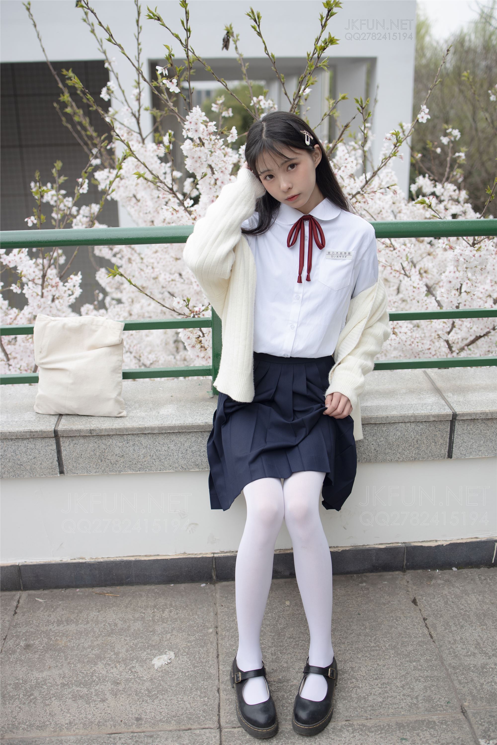 [森萝财团]萝莉丝足写真 JKFUN-001 甜米 纯纯的白丝学妹