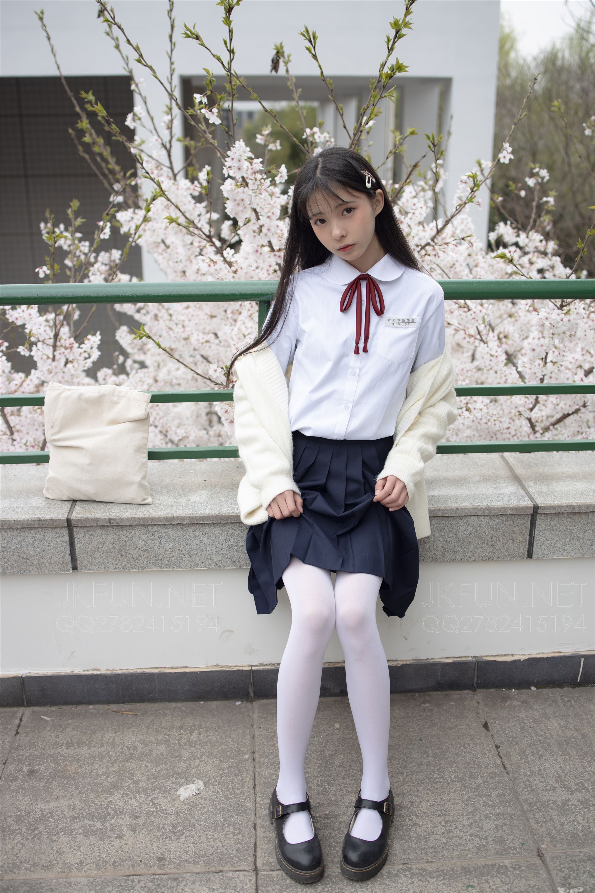 [森萝财团]萝莉丝足写真 JKFUN-001 甜米 纯纯的白丝学妹