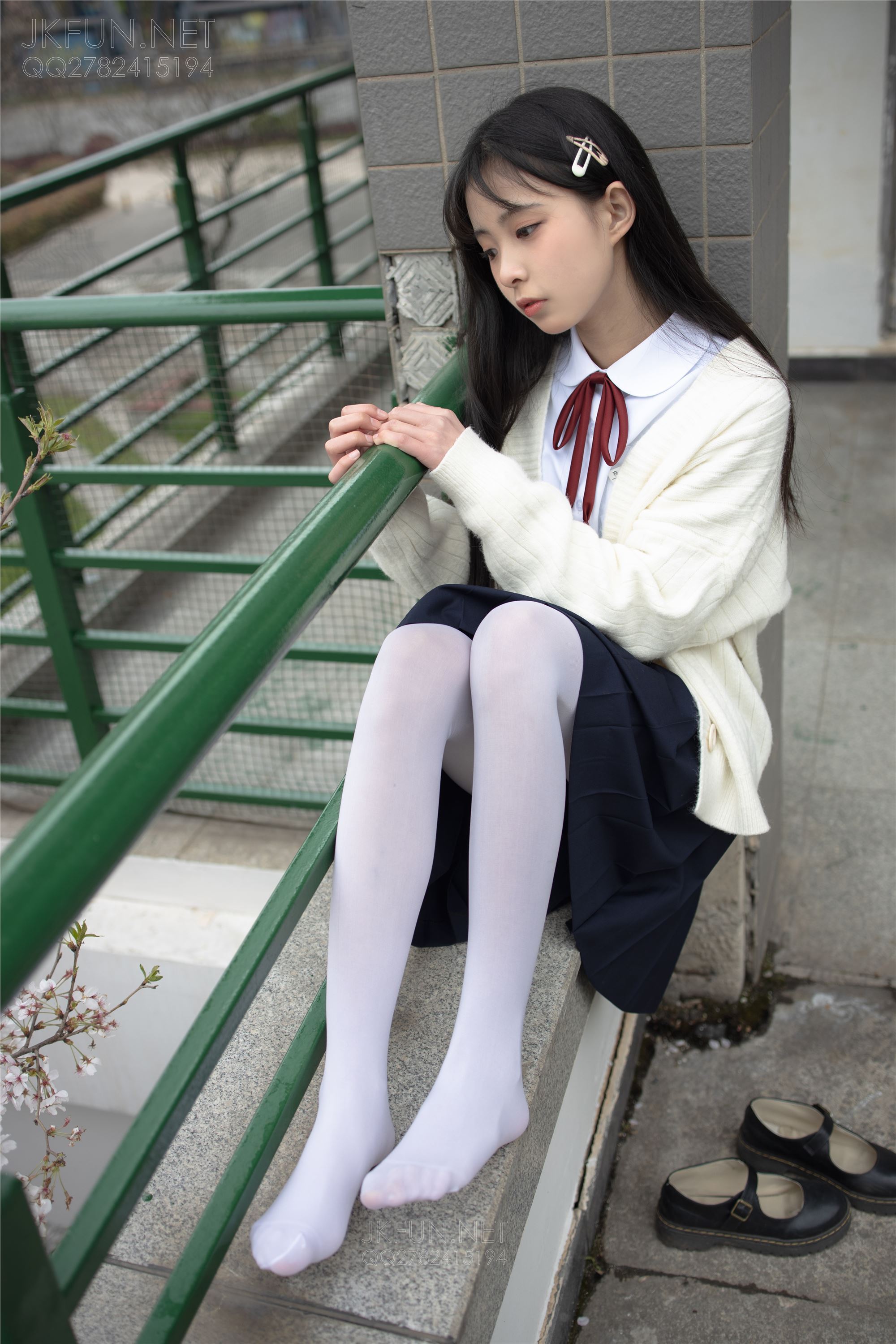 [森萝财团]萝莉丝足写真 JKFUN-001 甜米 纯纯的白丝学妹