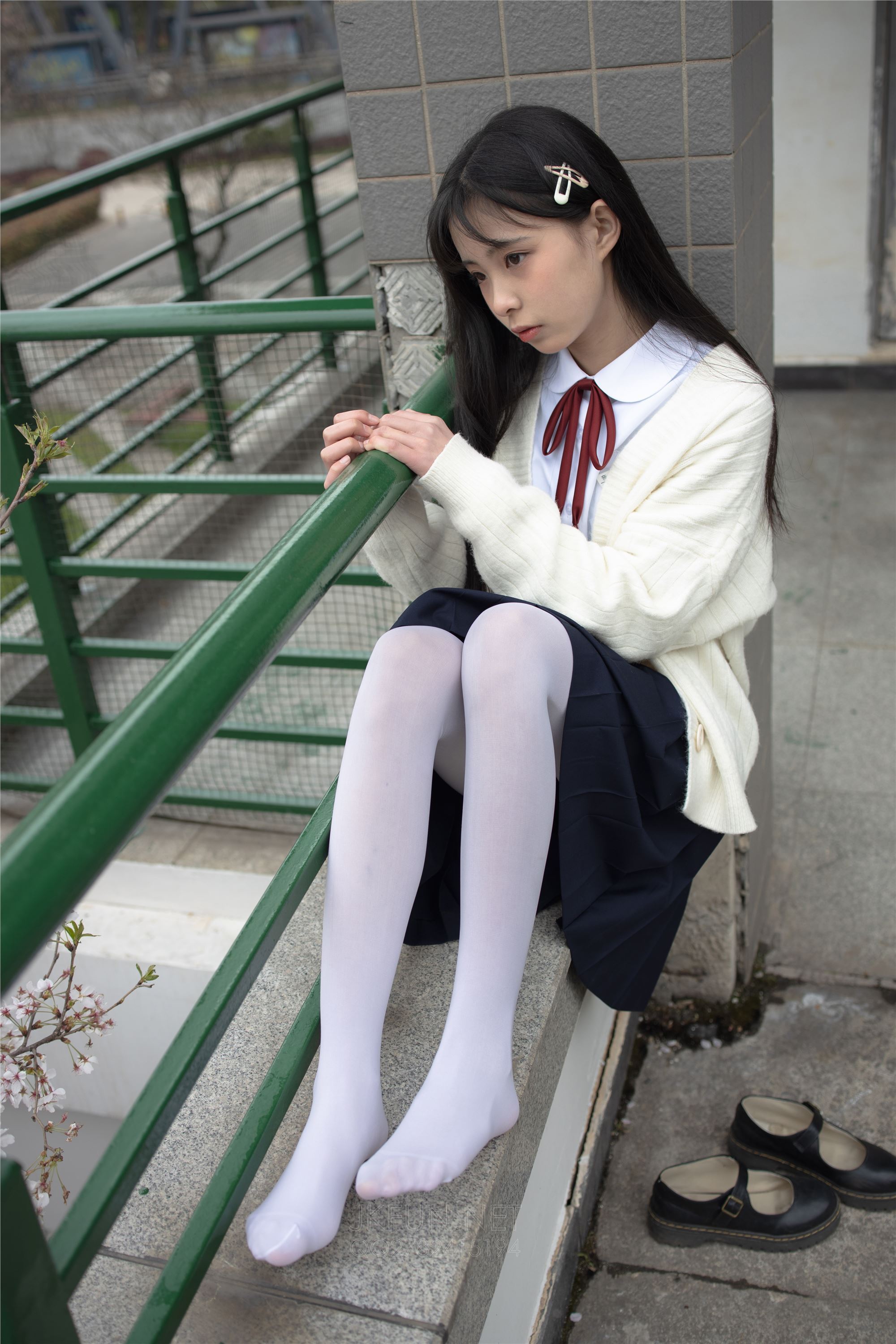 [森萝财团]萝莉丝足写真 JKFUN-001 甜米 纯纯的白丝学妹