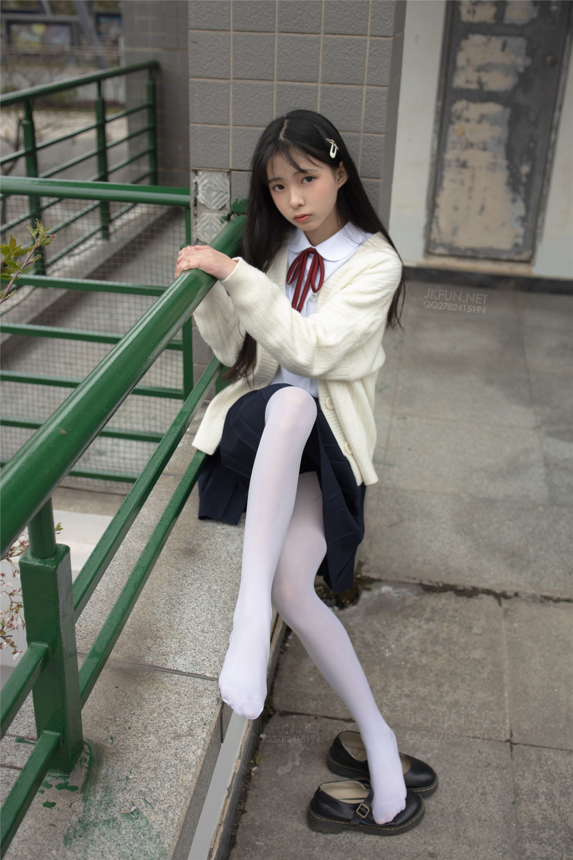 [森萝财团]萝莉丝足写真 JKFUN-001 甜米 纯纯的白丝学妹