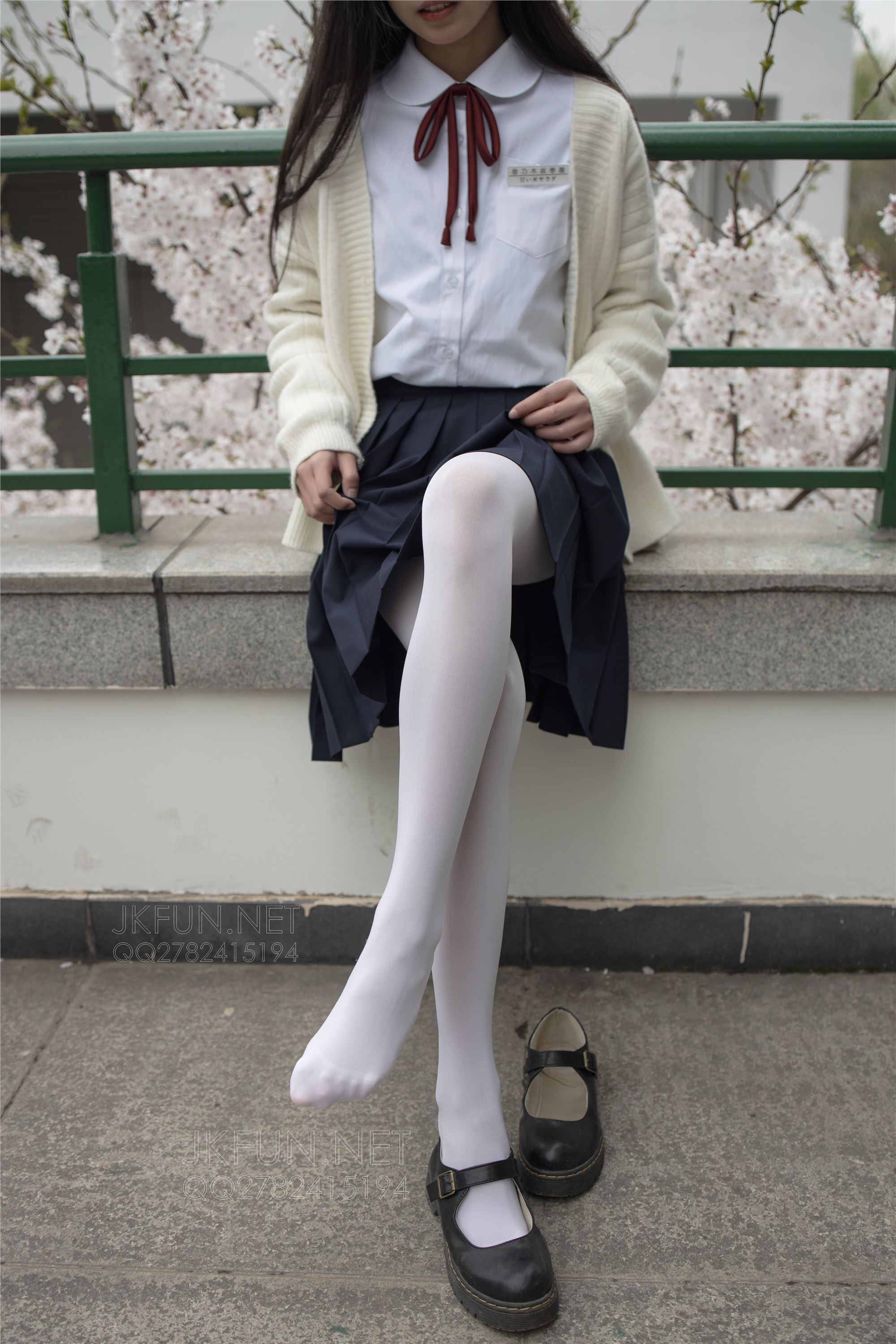 [森萝财团]萝莉丝足写真 JKFUN-001 甜米 纯纯的白丝学妹