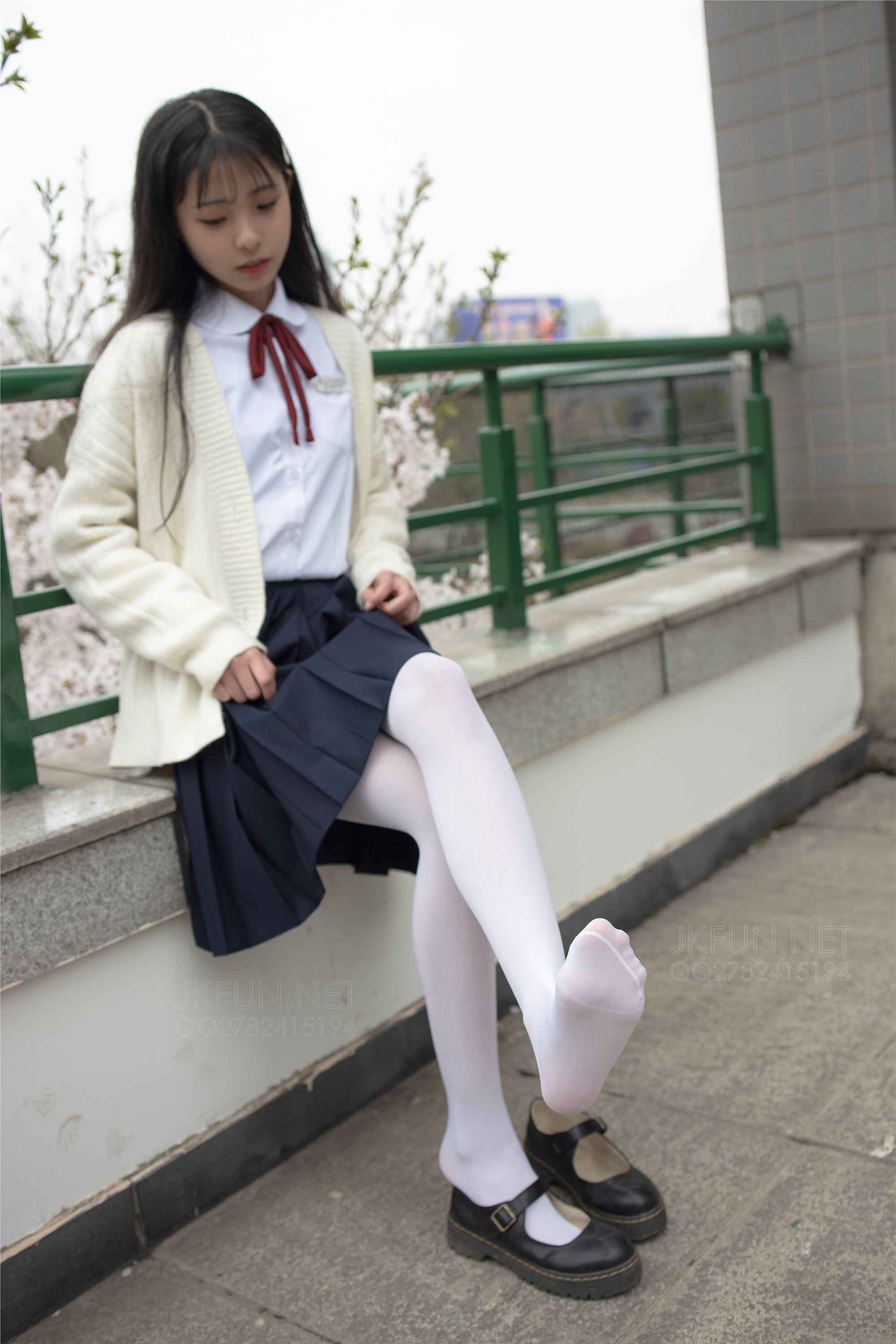 [森萝财团]萝莉丝足写真 JKFUN-001 甜米 纯纯的白丝学妹