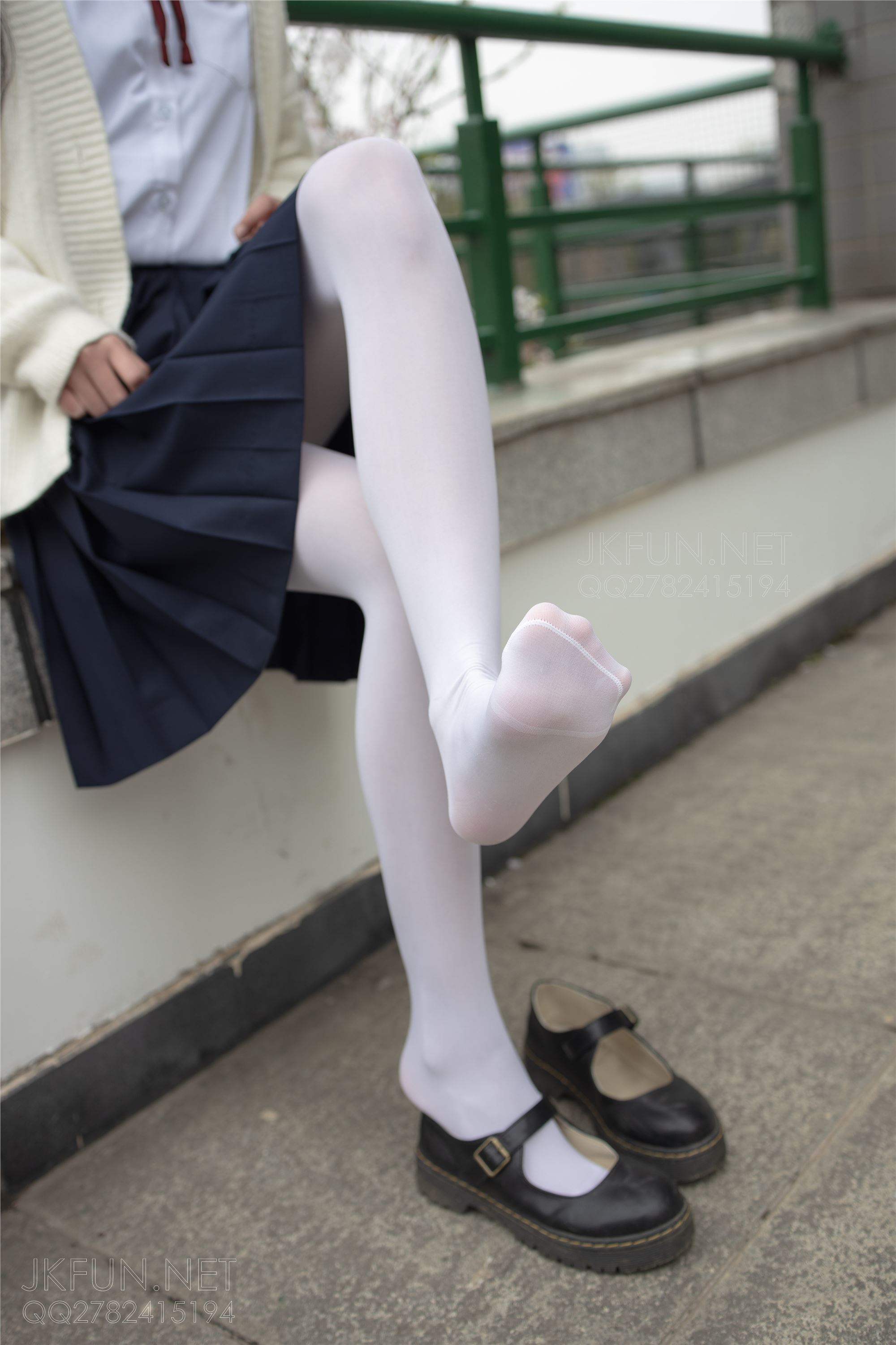 [森萝财团]萝莉丝足写真 JKFUN-001 甜米 纯纯的白丝学妹