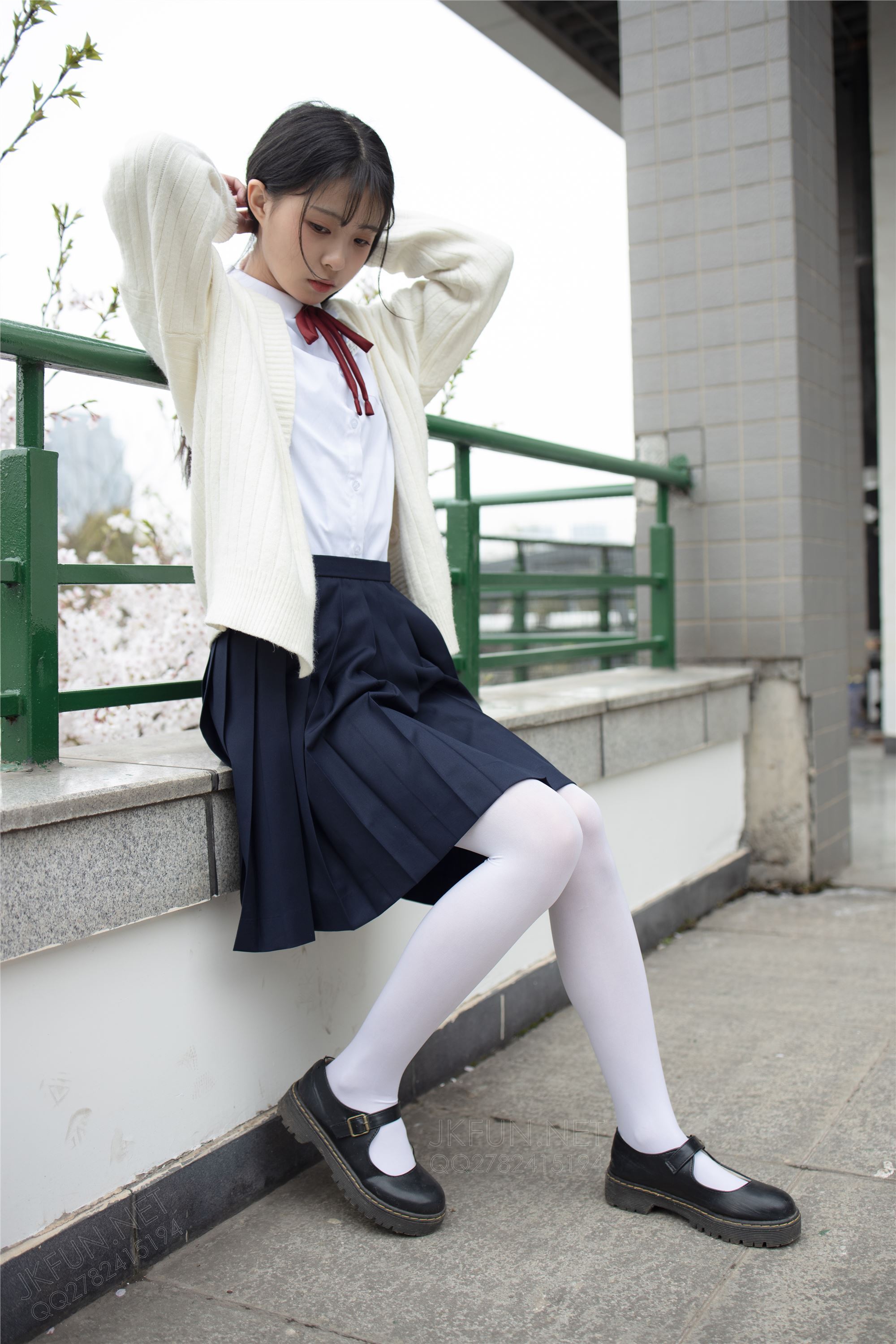 [森萝财团]萝莉丝足写真 JKFUN-001 甜米 纯纯的白丝学妹