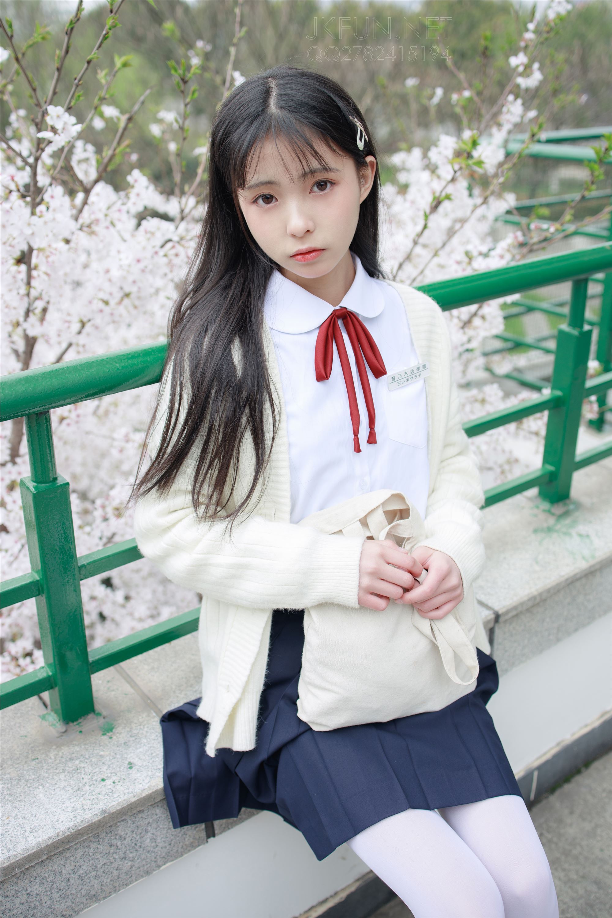 [森萝财团]萝莉丝足写真 JKFUN-001 甜米 纯纯的白丝学妹