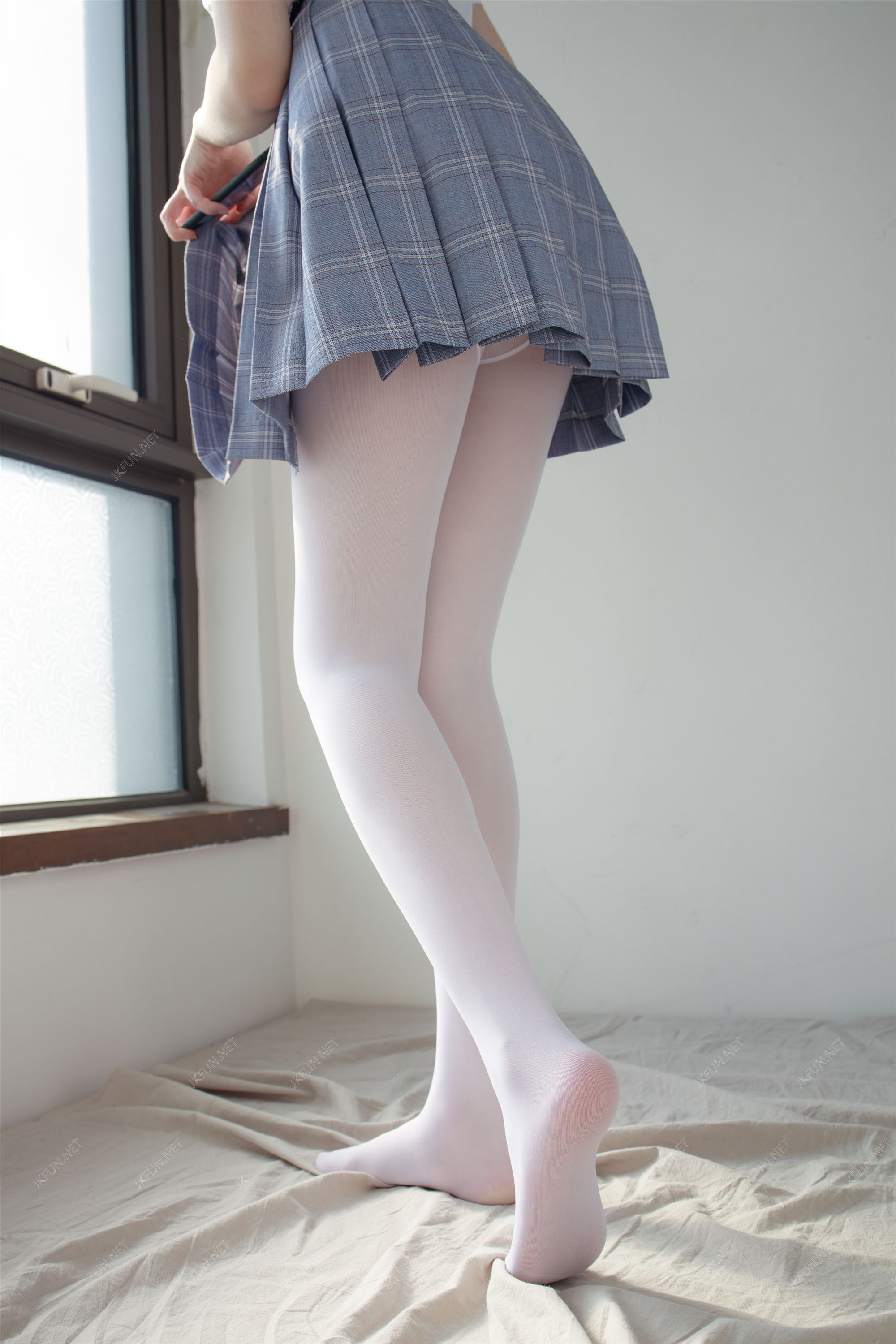 [森萝财团]萝莉丝足写真 JKFUN-002 Aika 可爱学妹丝足