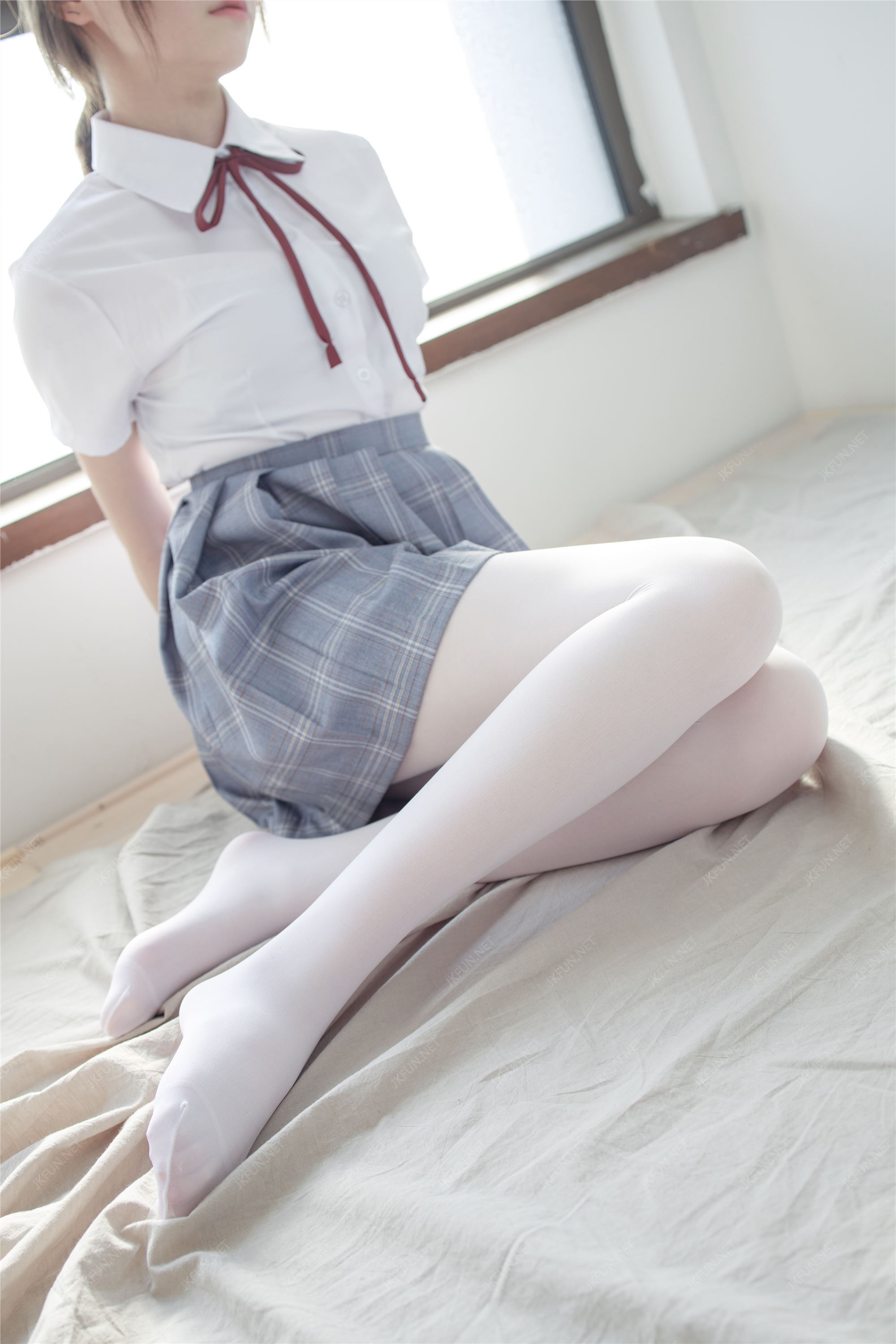 [森萝财团]萝莉丝足写真 JKFUN-002 Aika 可爱学妹丝足