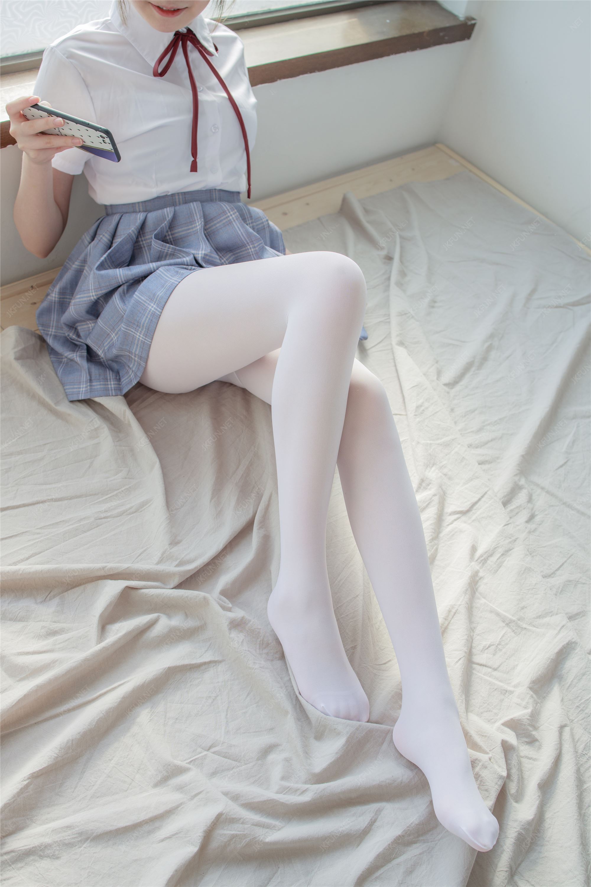 [森萝财团]萝莉丝足写真 JKFUN-002 Aika 可爱学妹丝足