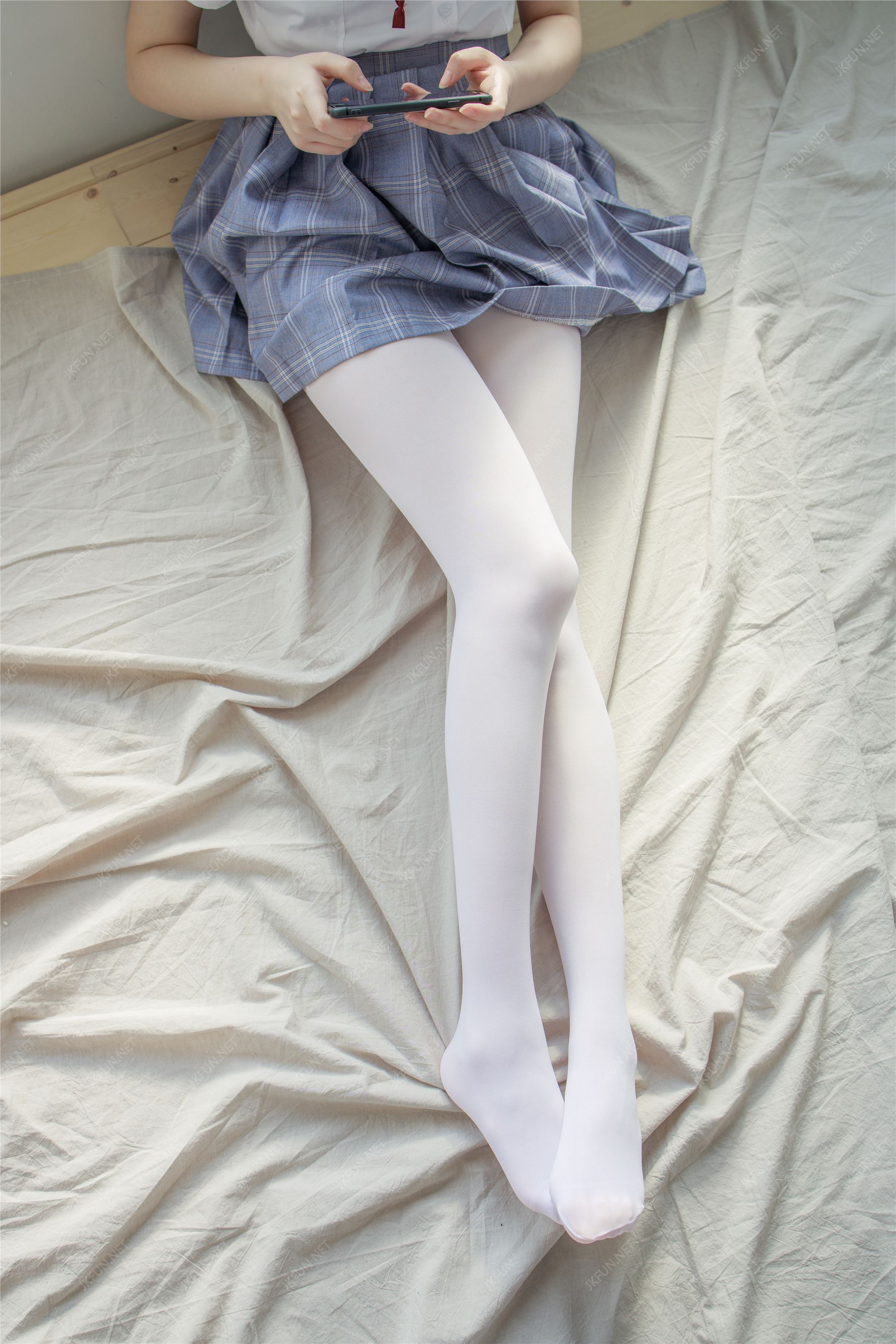 [森萝财团]萝莉丝足写真 JKFUN-002 Aika 可爱学妹丝足