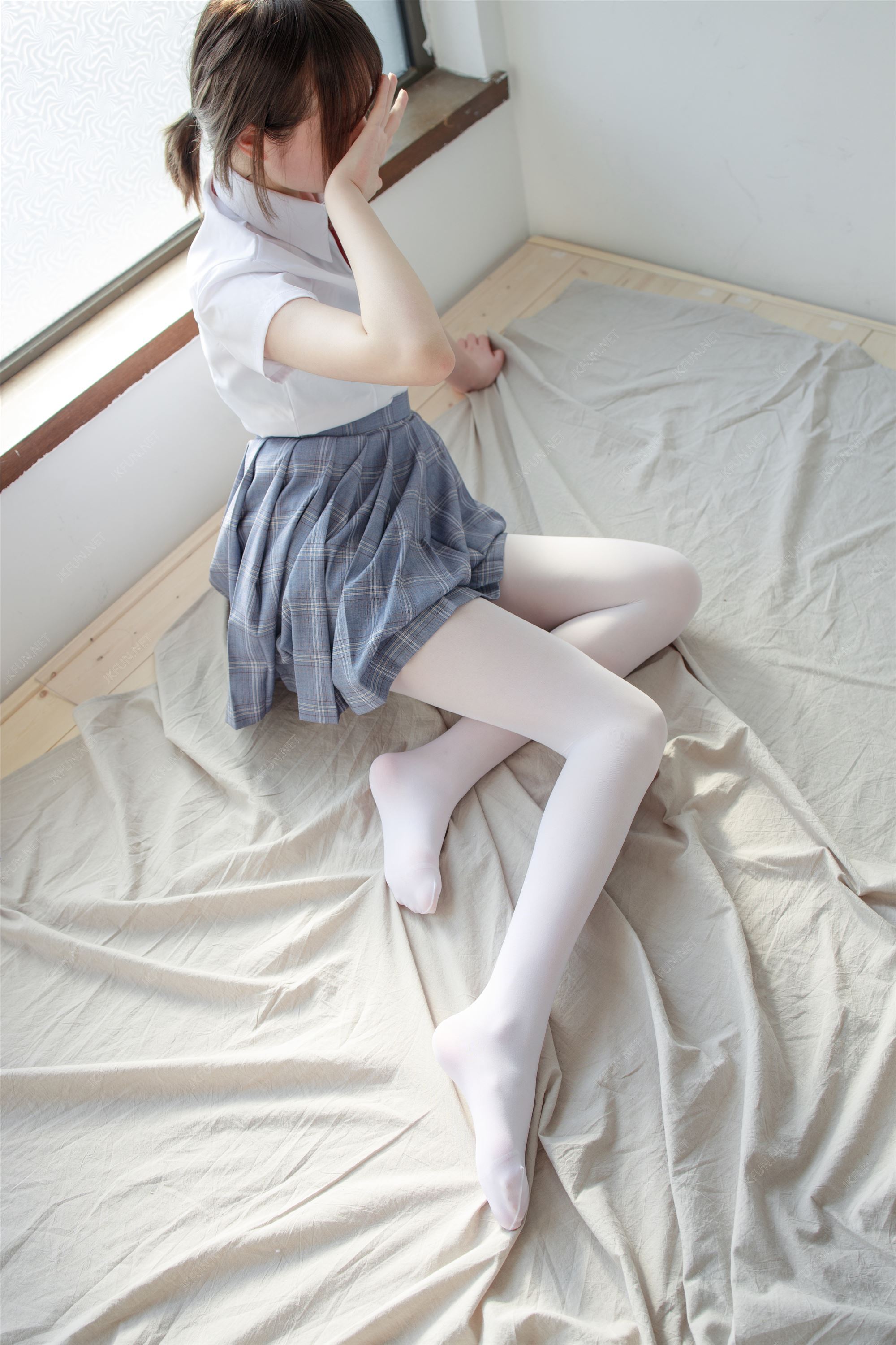 [森萝财团]萝莉丝足写真 JKFUN-002 Aika 可爱学妹丝足