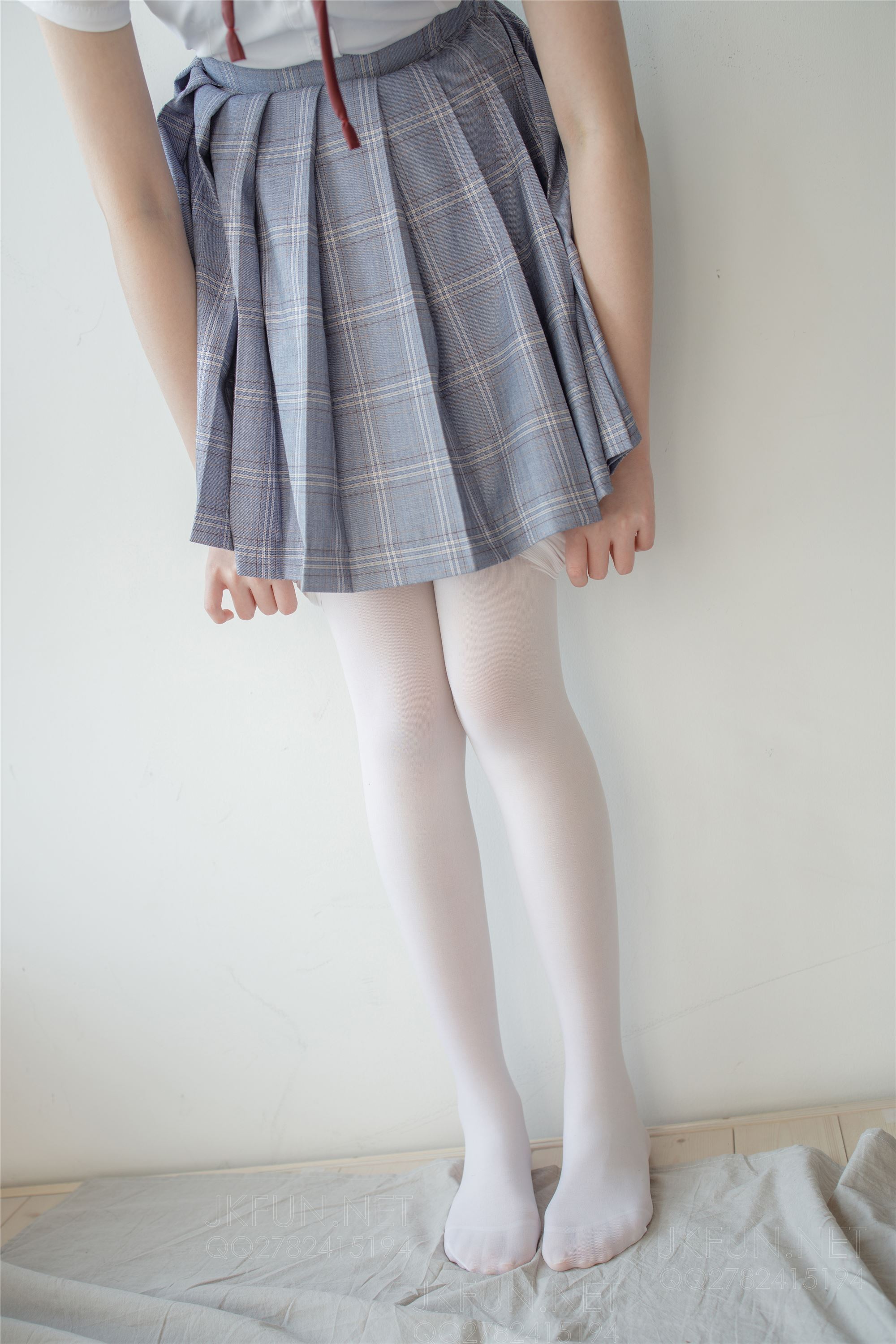 [森萝财团]萝莉丝足写真 JKFUN-002 Aika 可爱学妹丝足