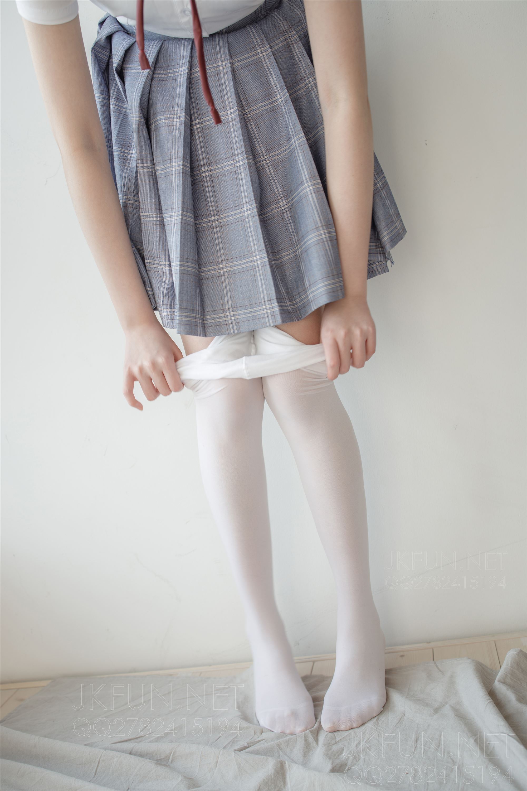 [森萝财团]萝莉丝足写真 JKFUN-002 Aika 可爱学妹丝足