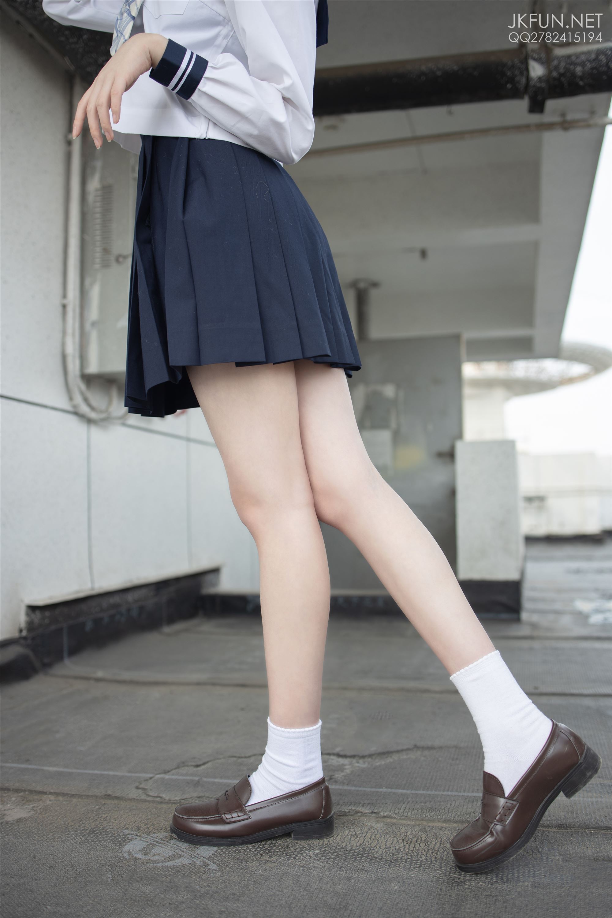 [森萝财团]萝莉丝足写真 JKFUN-002 Aika 可爱学妹丝足