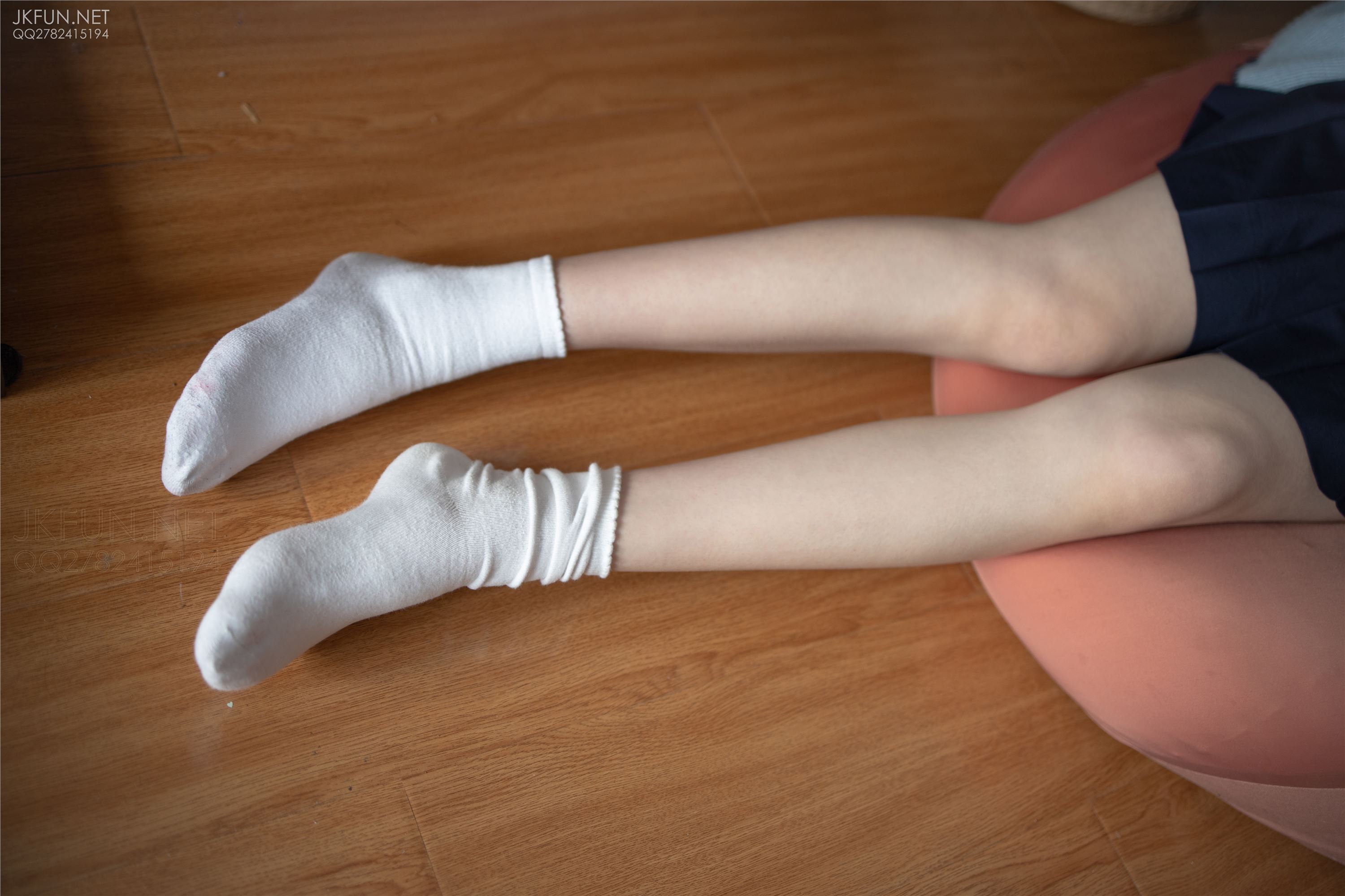 [森萝财团]萝莉丝足写真 JKFUN-002 Aika 可爱学妹丝足