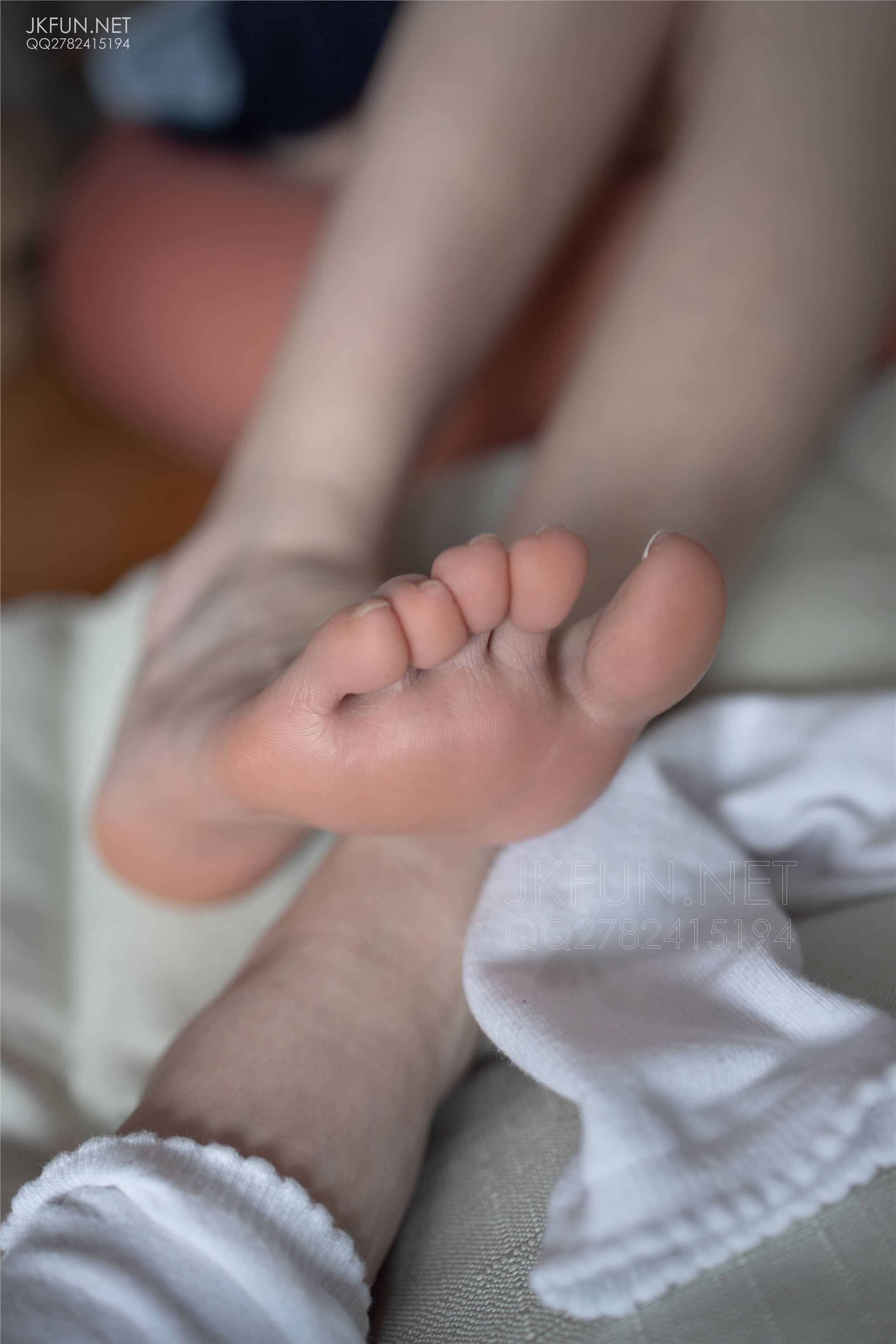 [森萝财团]萝莉丝足写真 JKFUN-002 Aika 可爱学妹丝足