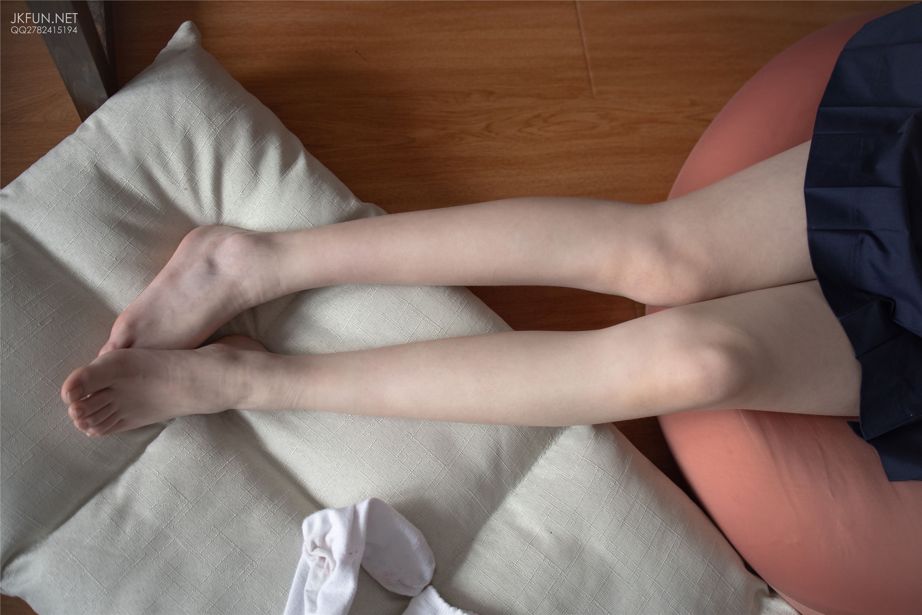 [森萝财团]萝莉丝足写真 JKFUN-002 Aika 可爱学妹丝足