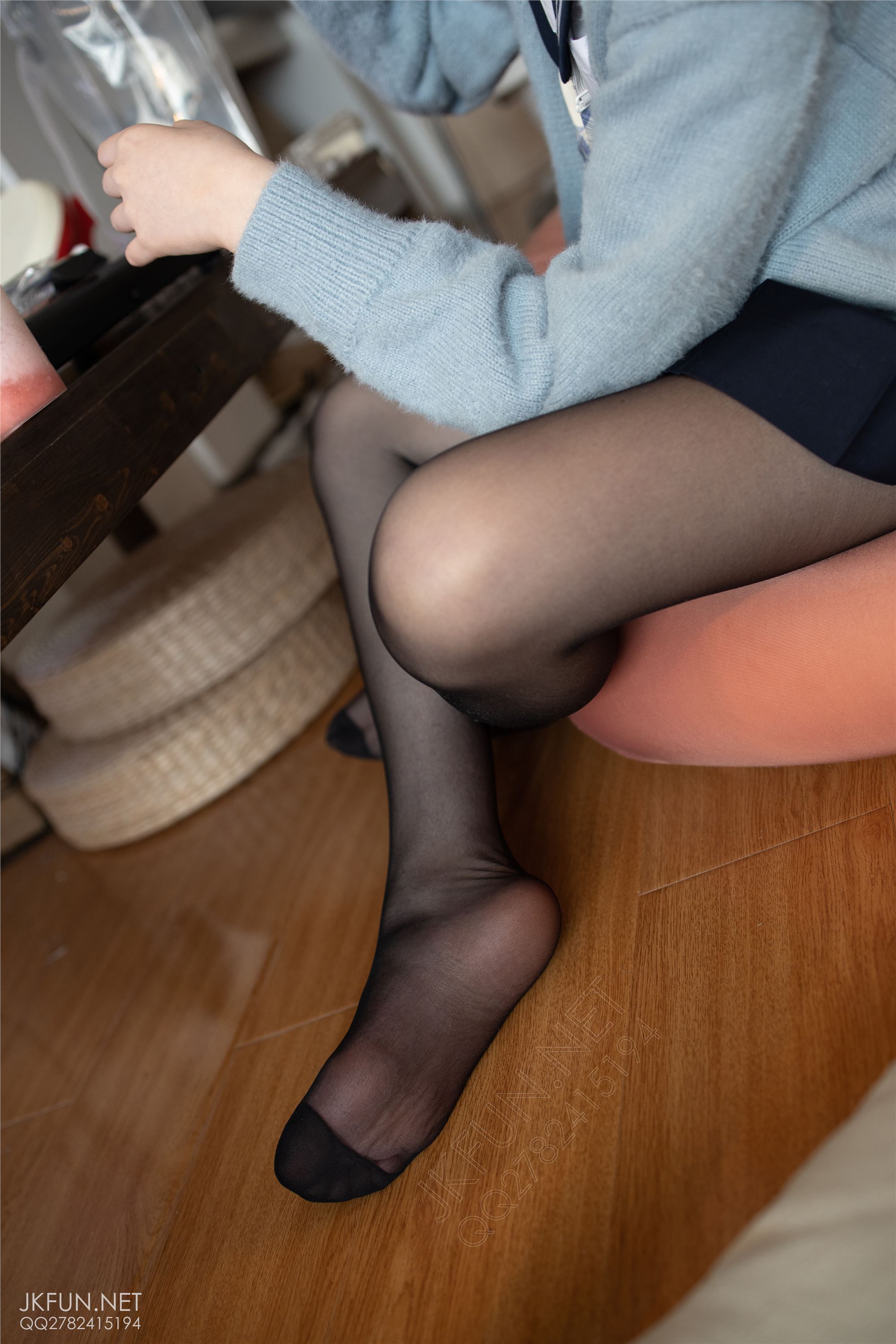 [森萝财团]萝莉丝足写真 JKFUN-002 Aika 可爱学妹丝足