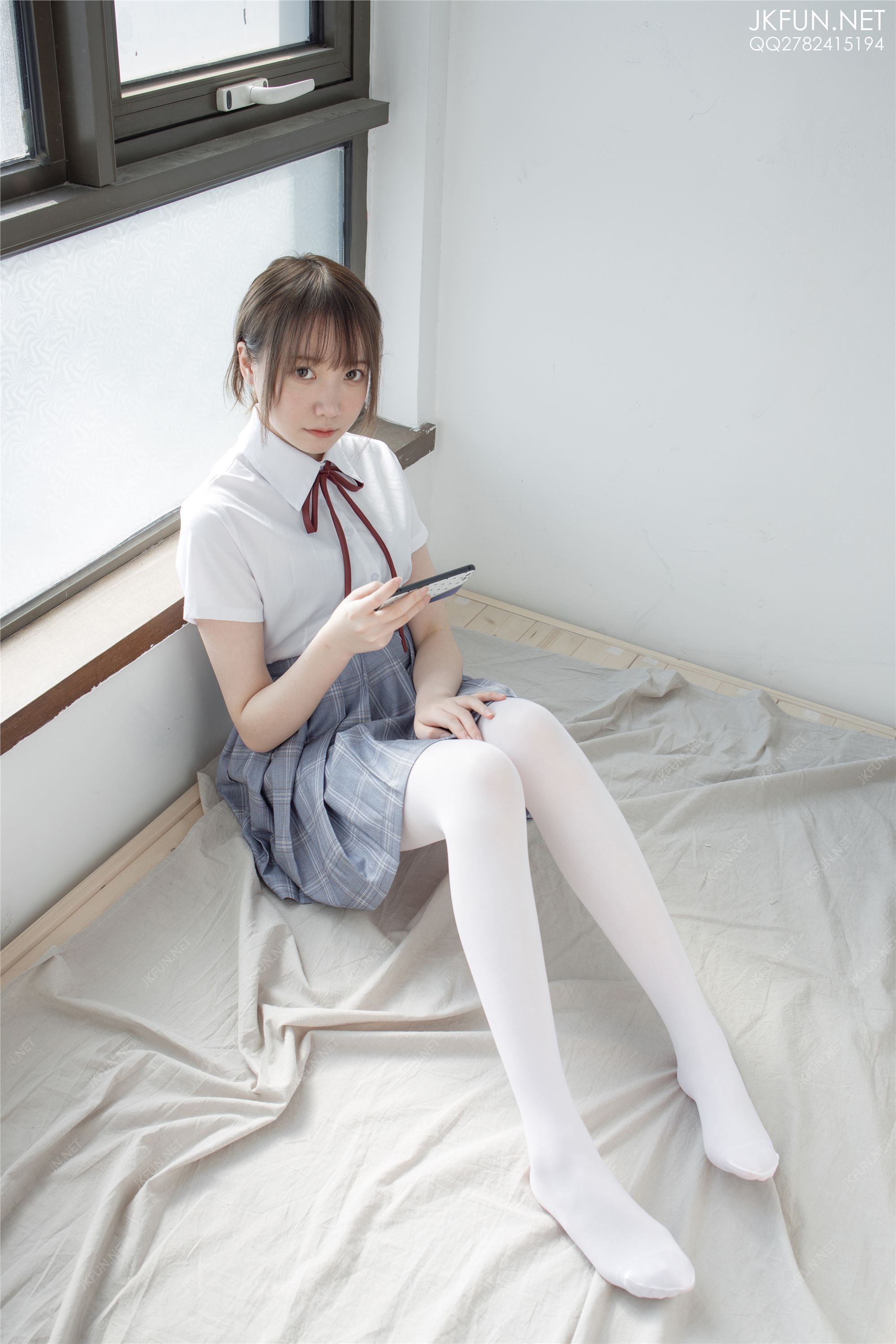 [森萝财团]萝莉丝足写真 JKFUN-002 Aika 可爱学妹丝足