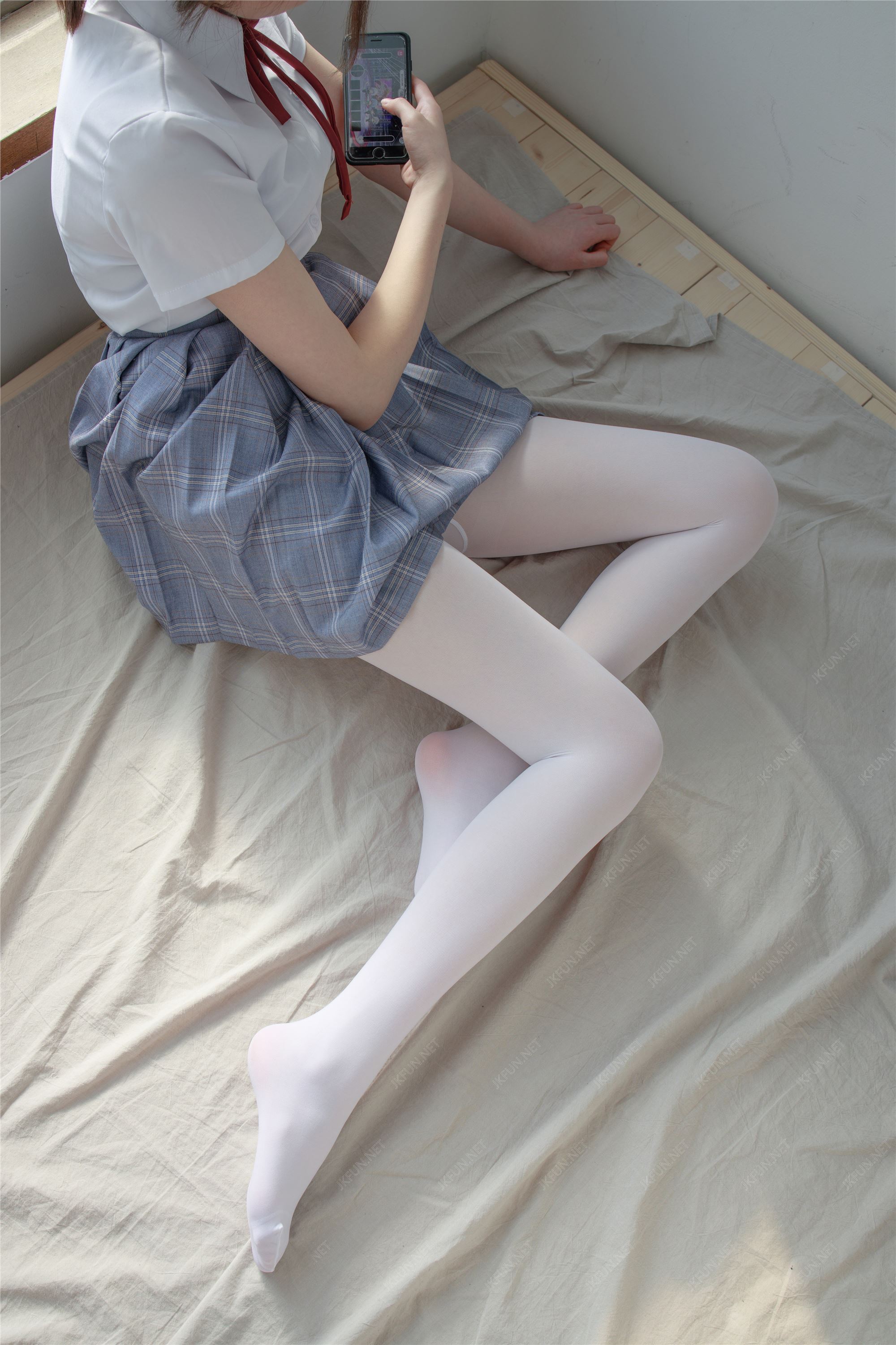 [森萝财团]萝莉丝足写真 JKFUN-002 Aika 可爱学妹丝足