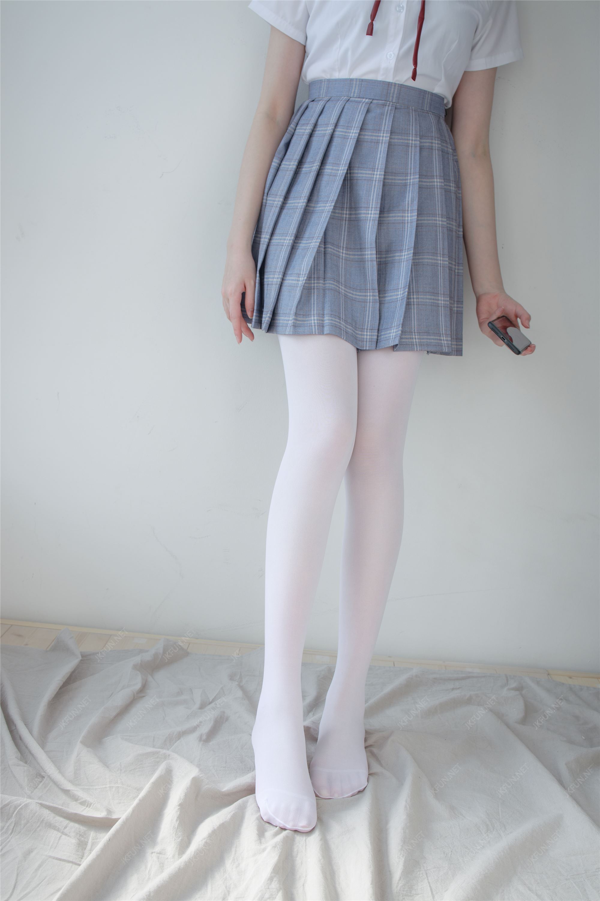 [森萝财团]萝莉丝足写真 JKFUN-002 Aika 可爱学妹丝足