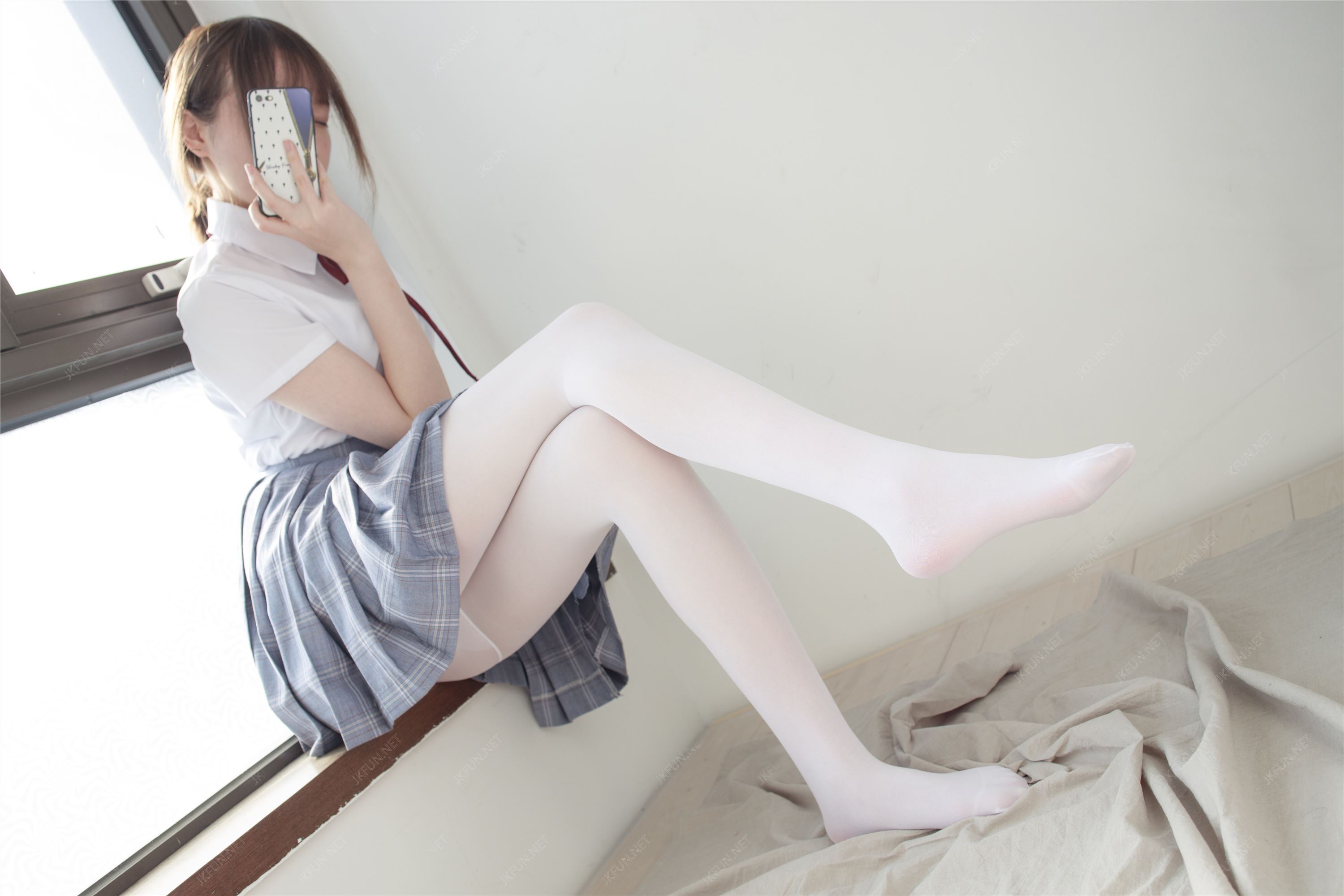 [森萝财团]萝莉丝足写真 JKFUN-002 Aika 可爱学妹丝足