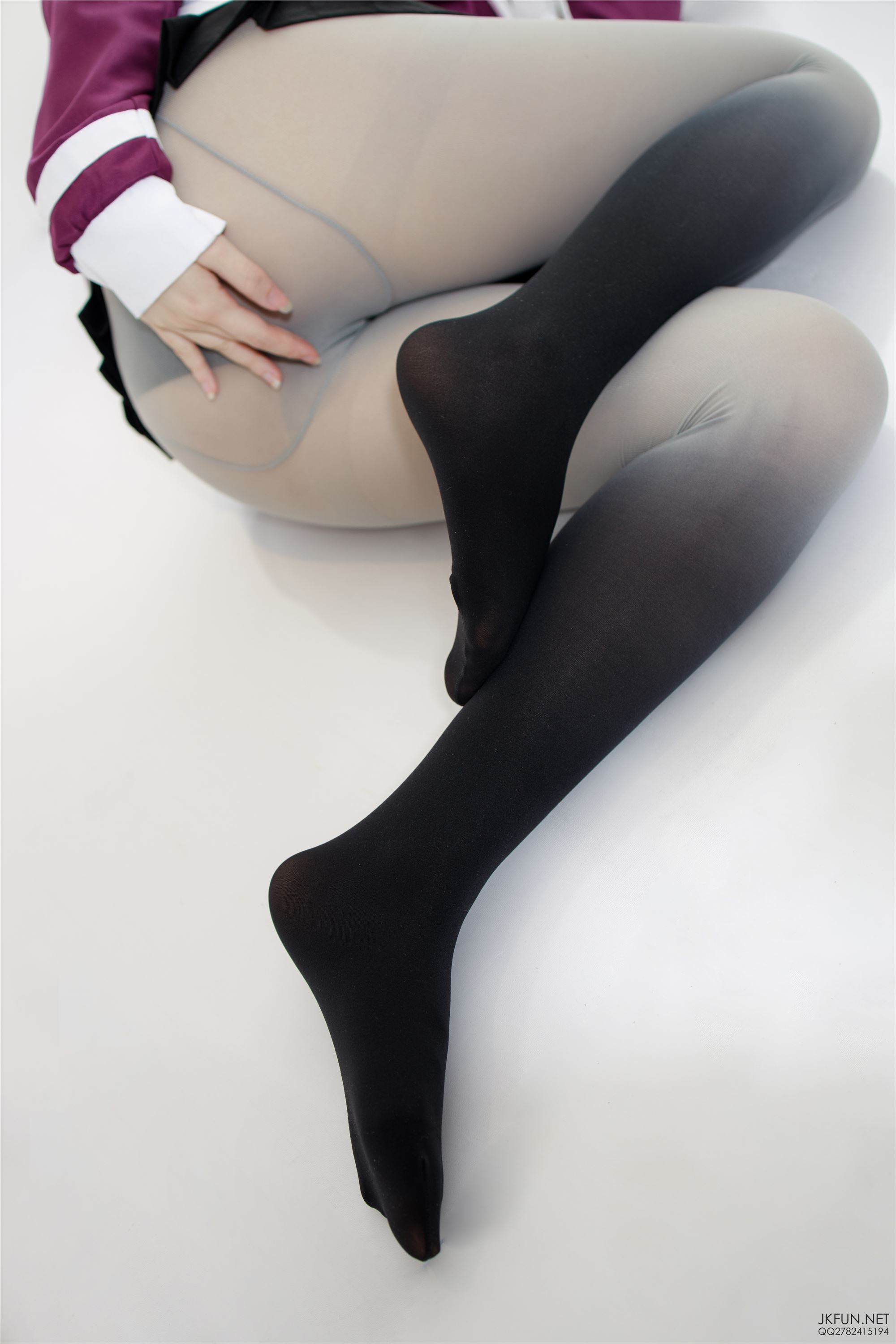 [森萝财团]萝莉丝足写真 JKFUN-004 雪晴 CosPlayer