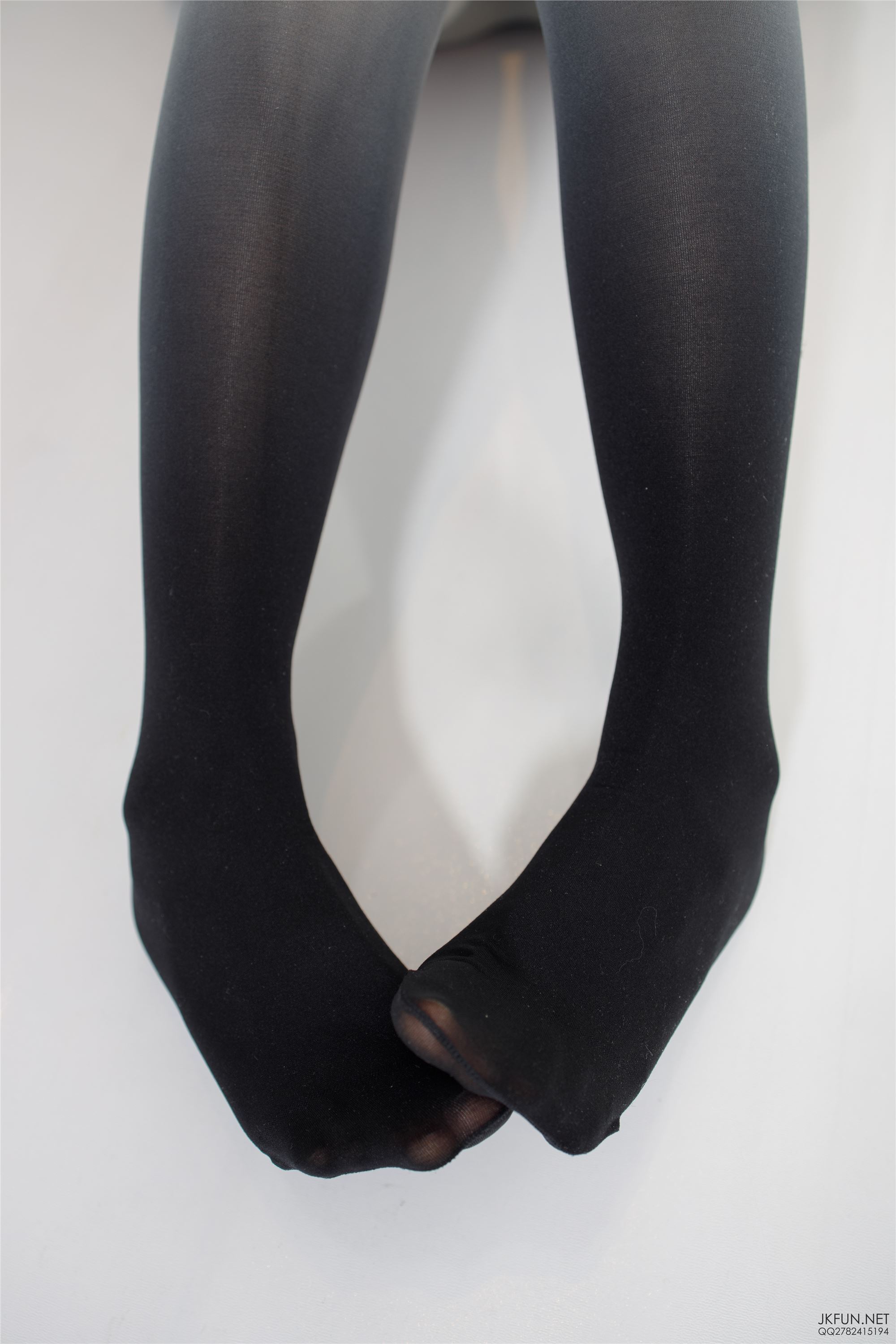 [森萝财团]萝莉丝足写真 JKFUN-004 雪晴 CosPlayer