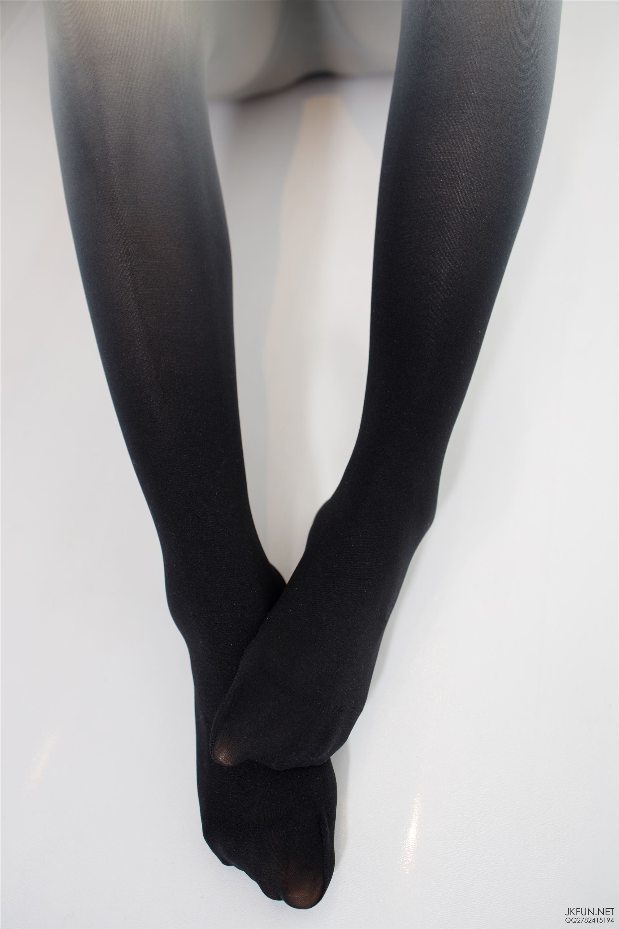 [森萝财团]萝莉丝足写真 JKFUN-004 雪晴 CosPlayer