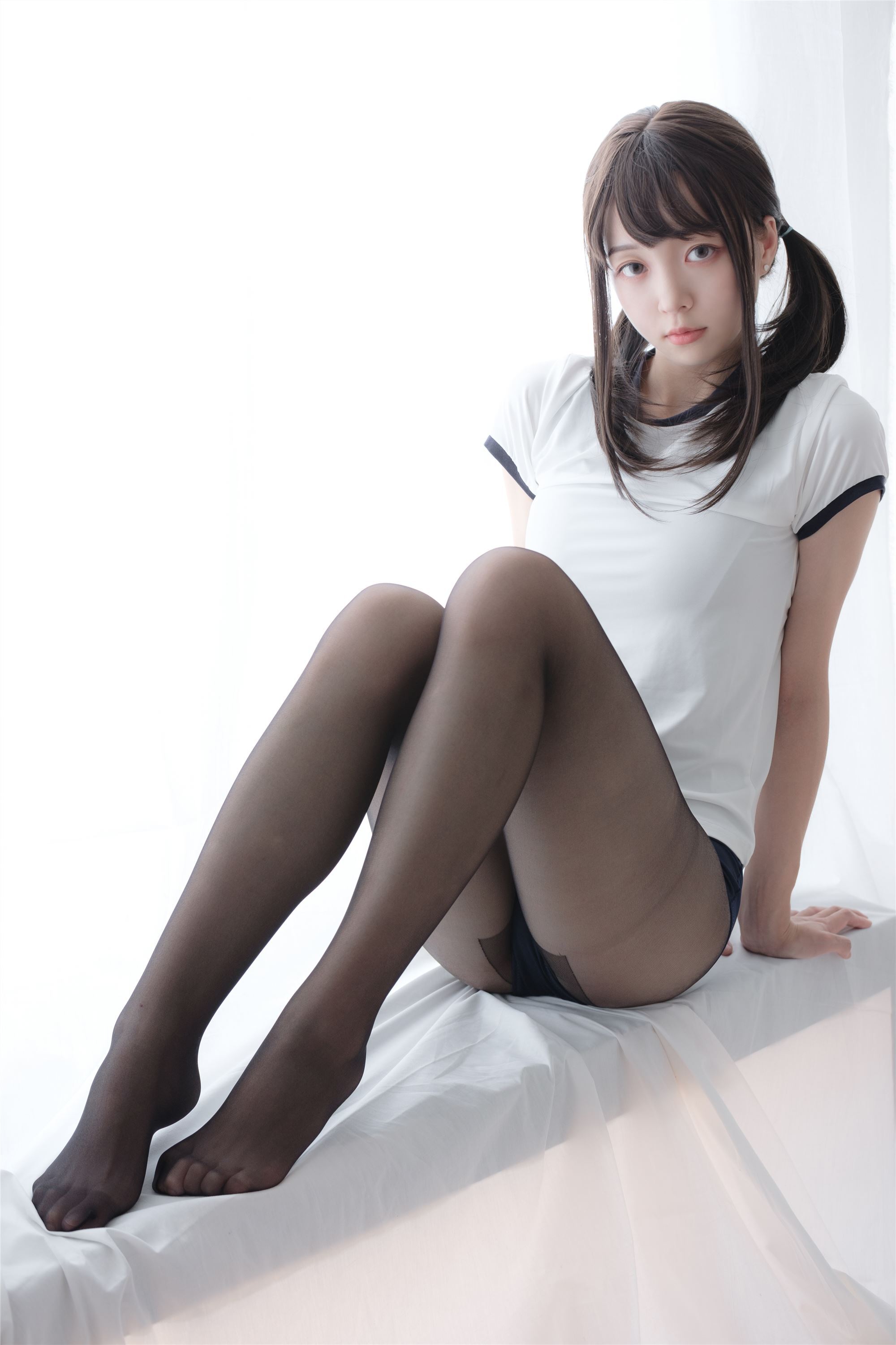 [森萝财团]萝莉丝足写真 LOVEPLUS-002