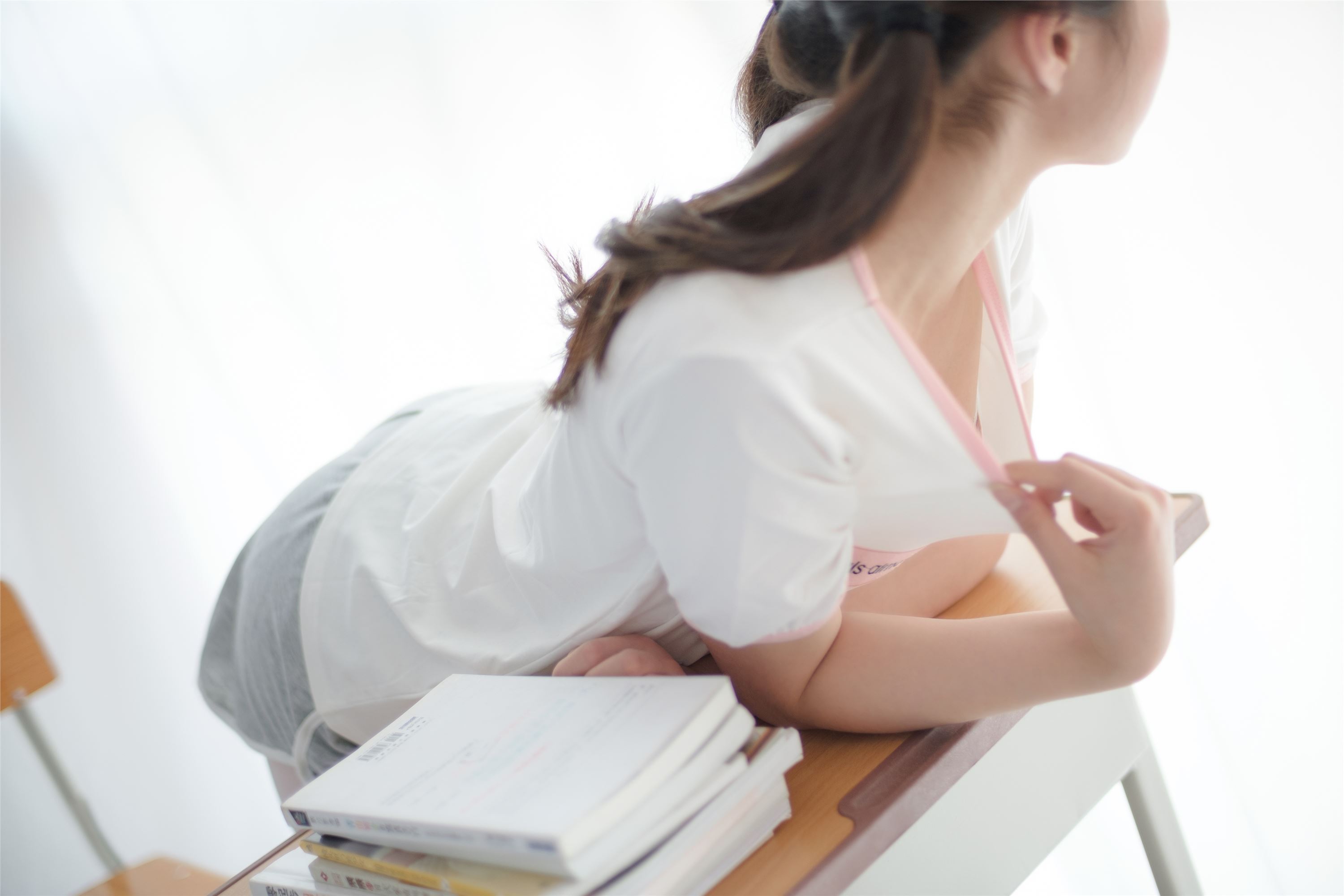 [森萝财团]萝莉丝足写真 R15-005