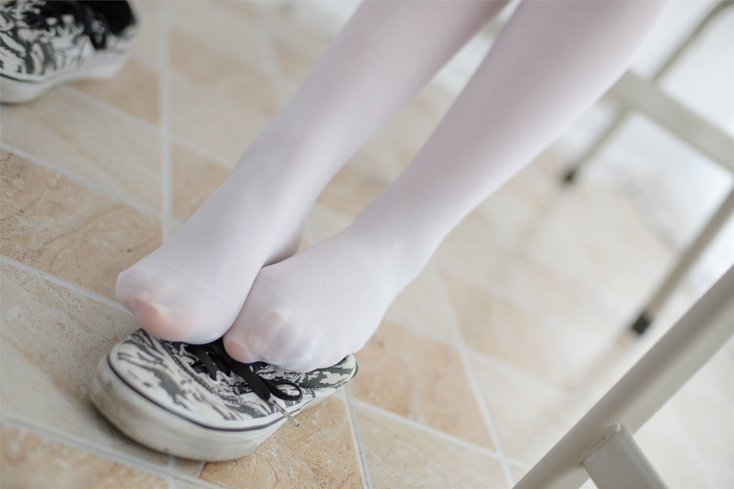 [森萝财团]萝莉丝足写真 R15-005