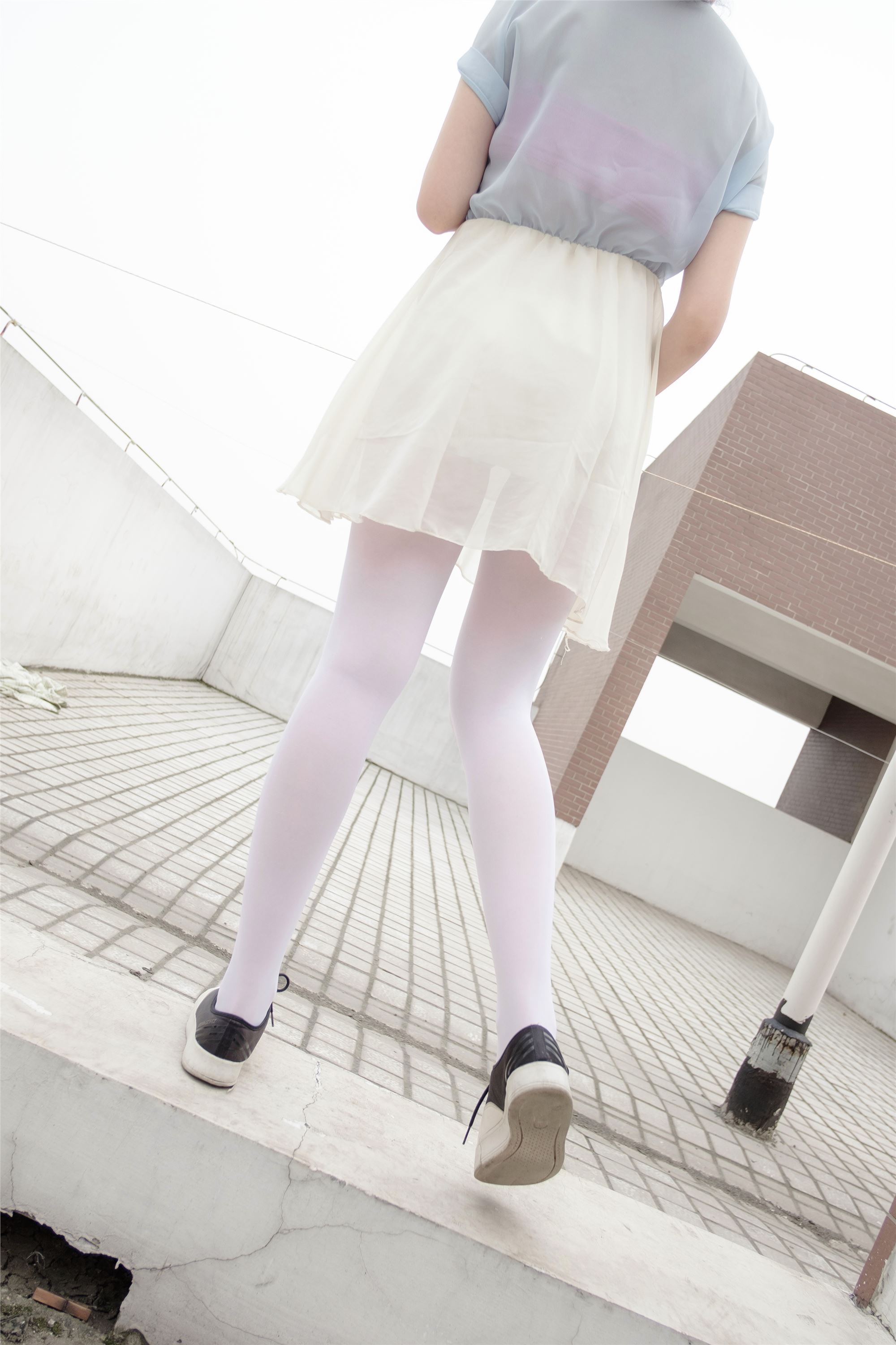 [森萝财团]萝莉丝足写真 R15-007