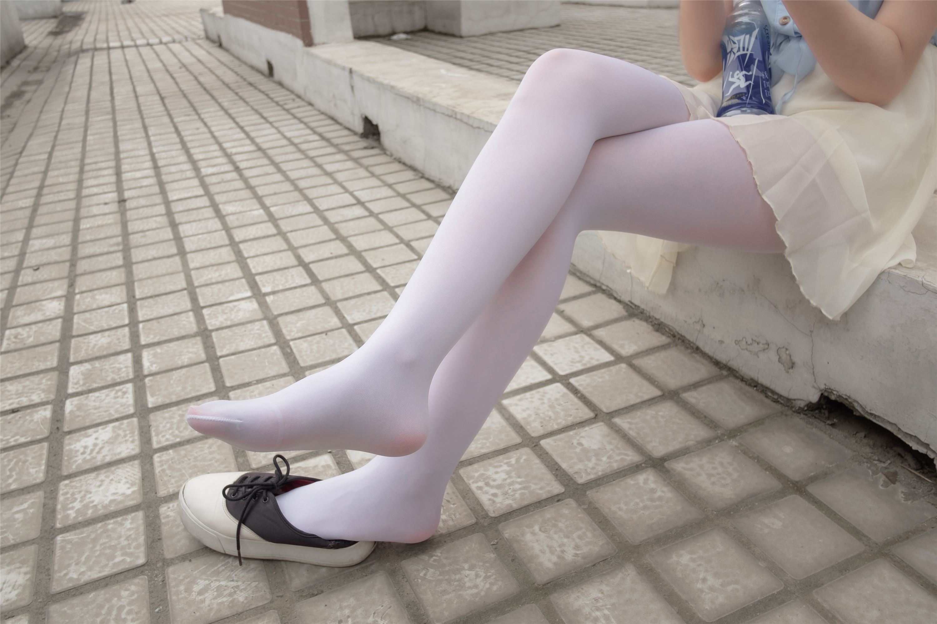 [森萝财团]萝莉丝足写真 R15-007