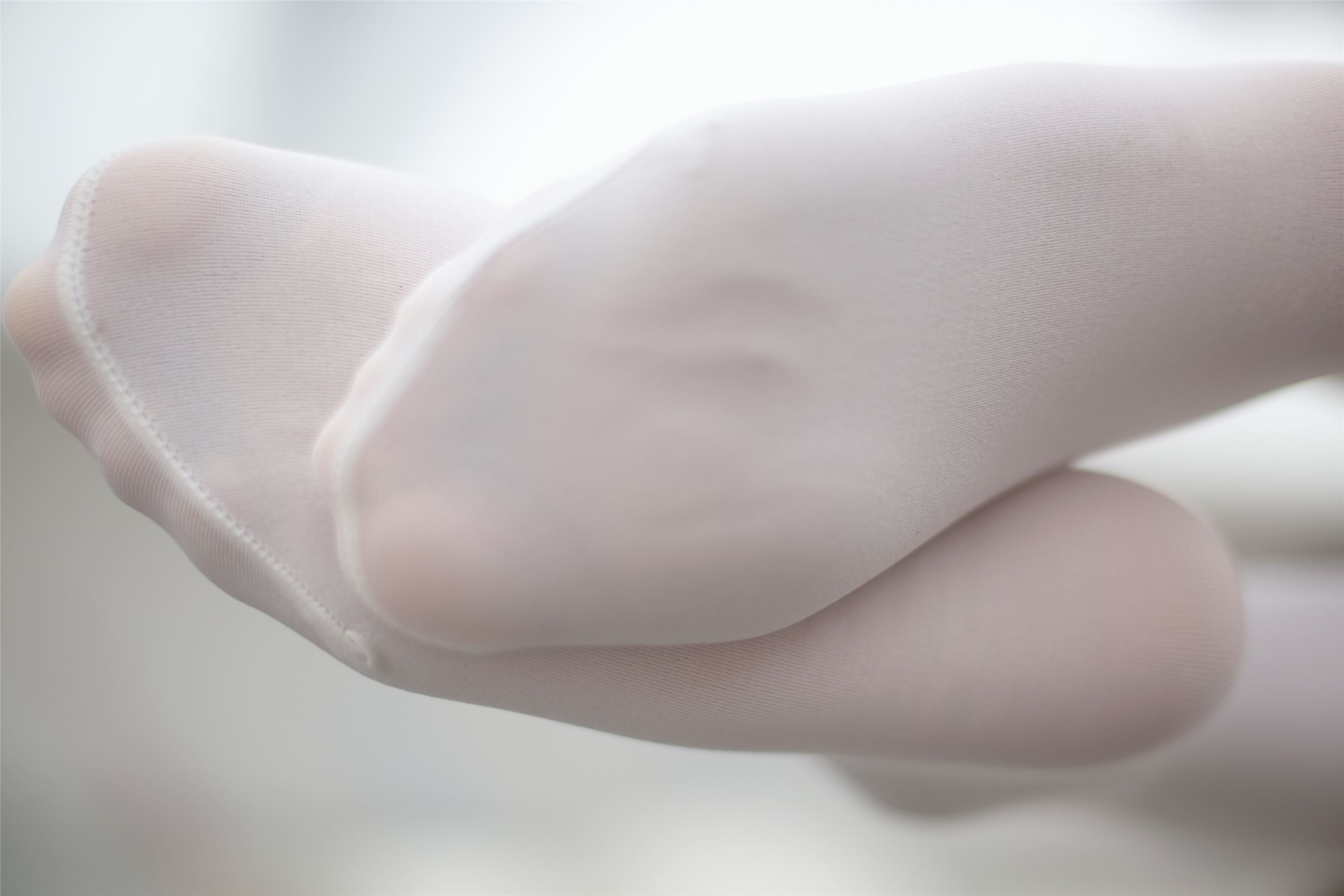 [森萝财团]萝莉丝足写真 R15-010