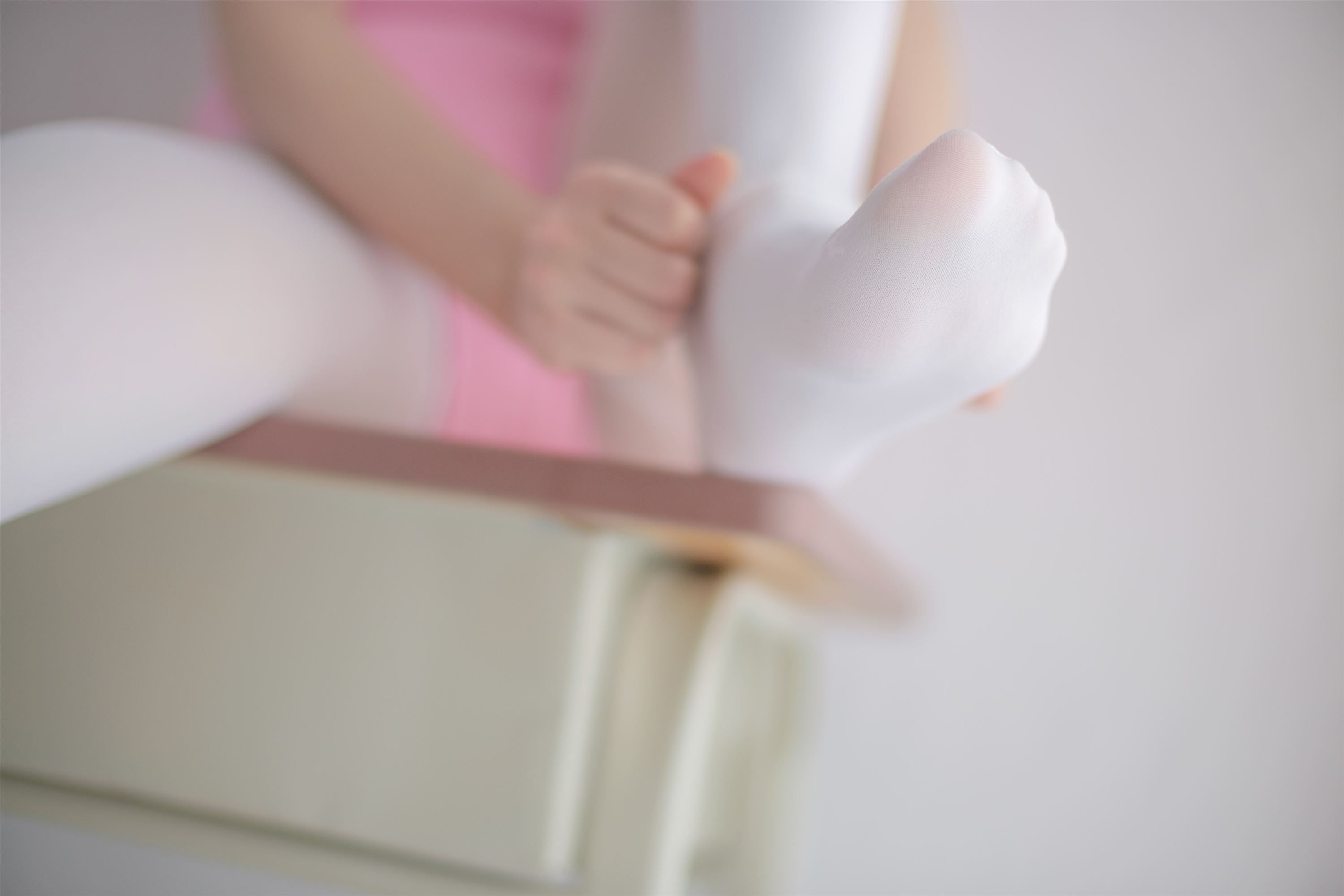 [森萝财团]萝莉丝足写真 R15-012