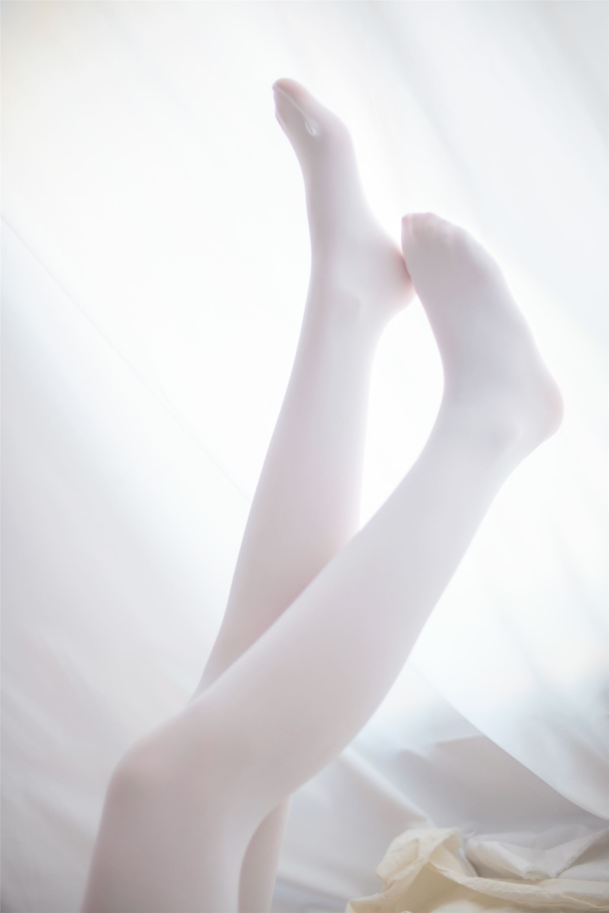 [森萝财团]萝莉丝足写真 R15-012