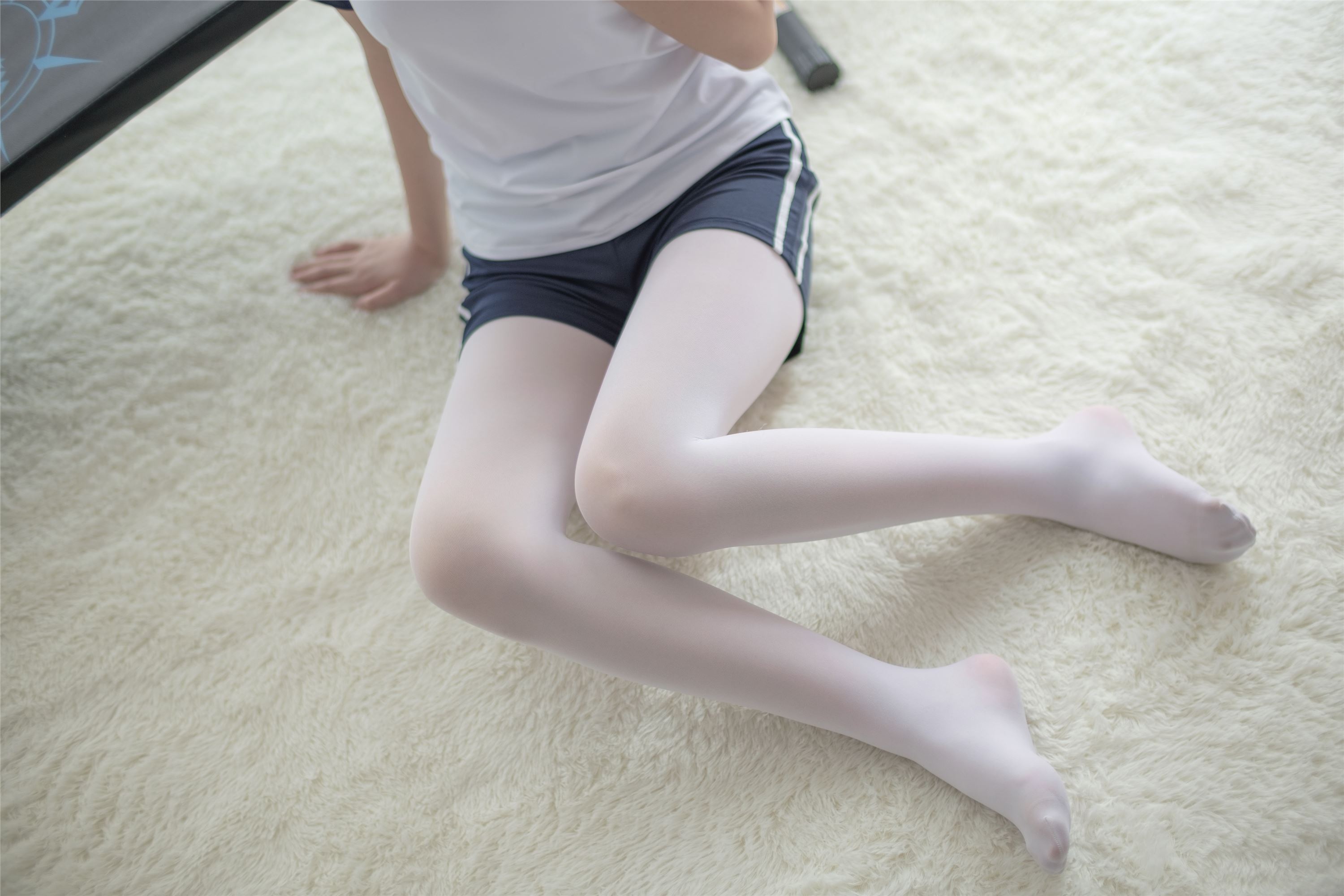 [森萝财团]萝莉丝足写真 R15-013