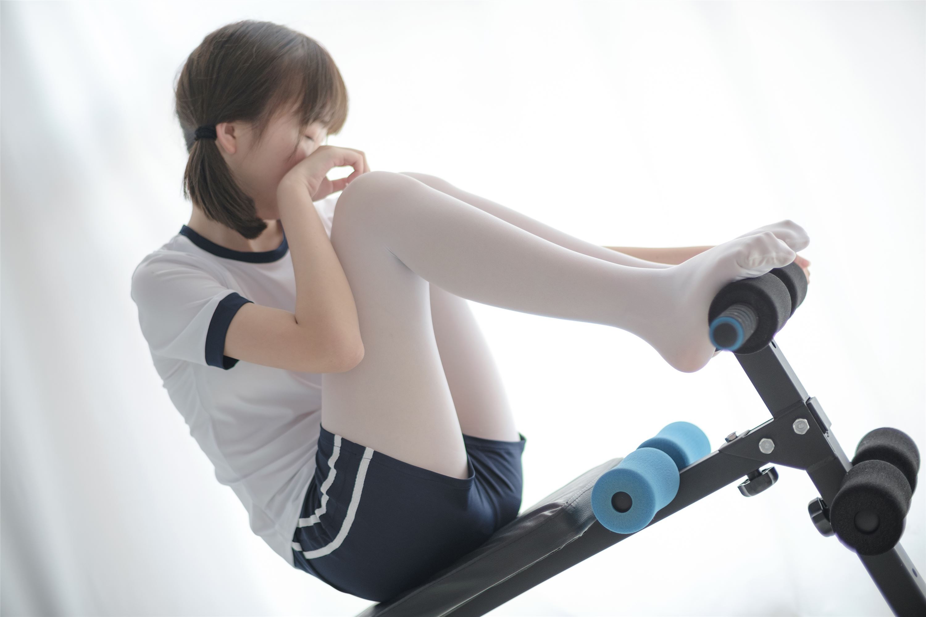 [森萝财团]萝莉丝足写真 R15-013