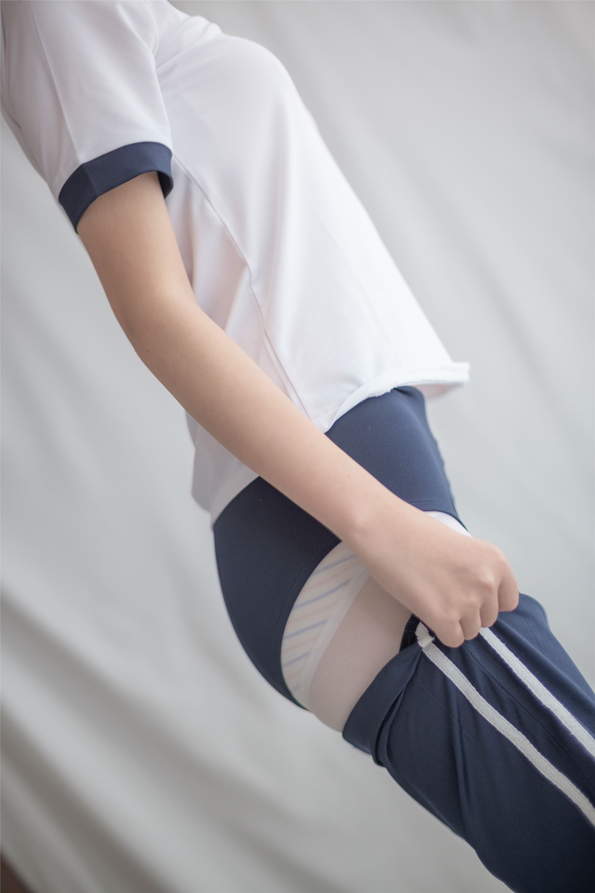 [森萝财团]萝莉丝足写真 R15-013