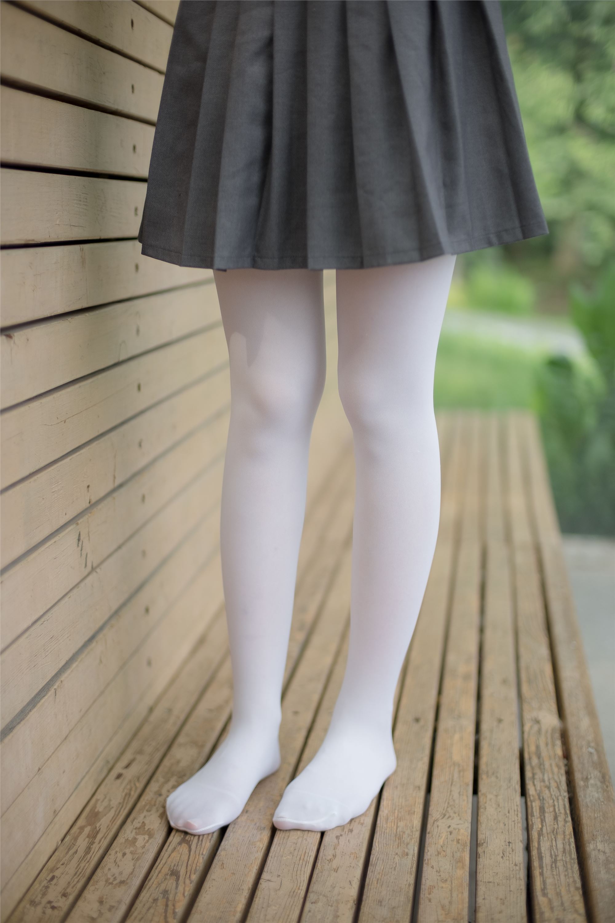 [森萝财团]萝莉丝足写真 R15-014