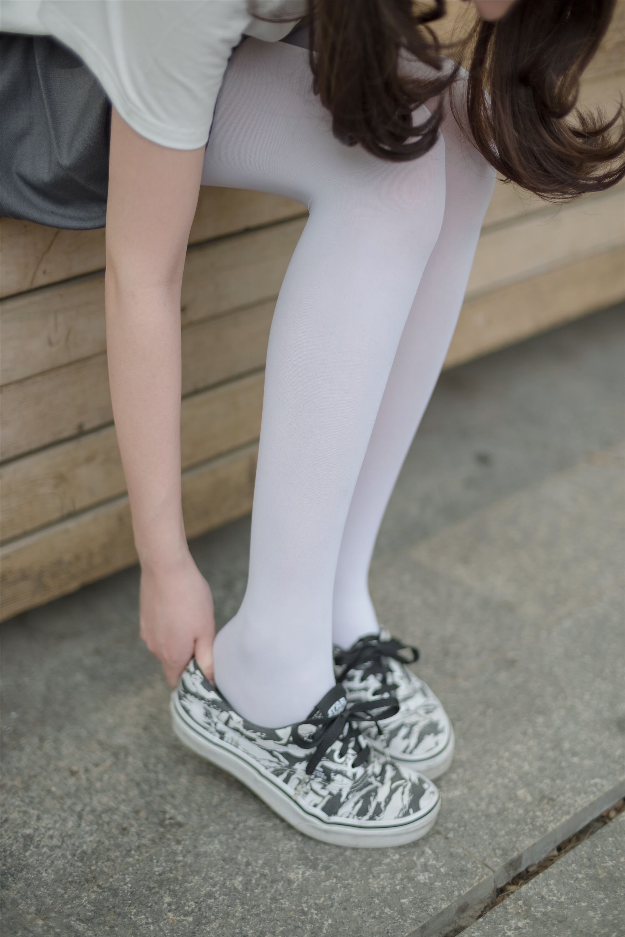 [森萝财团]萝莉丝足写真 R15-014