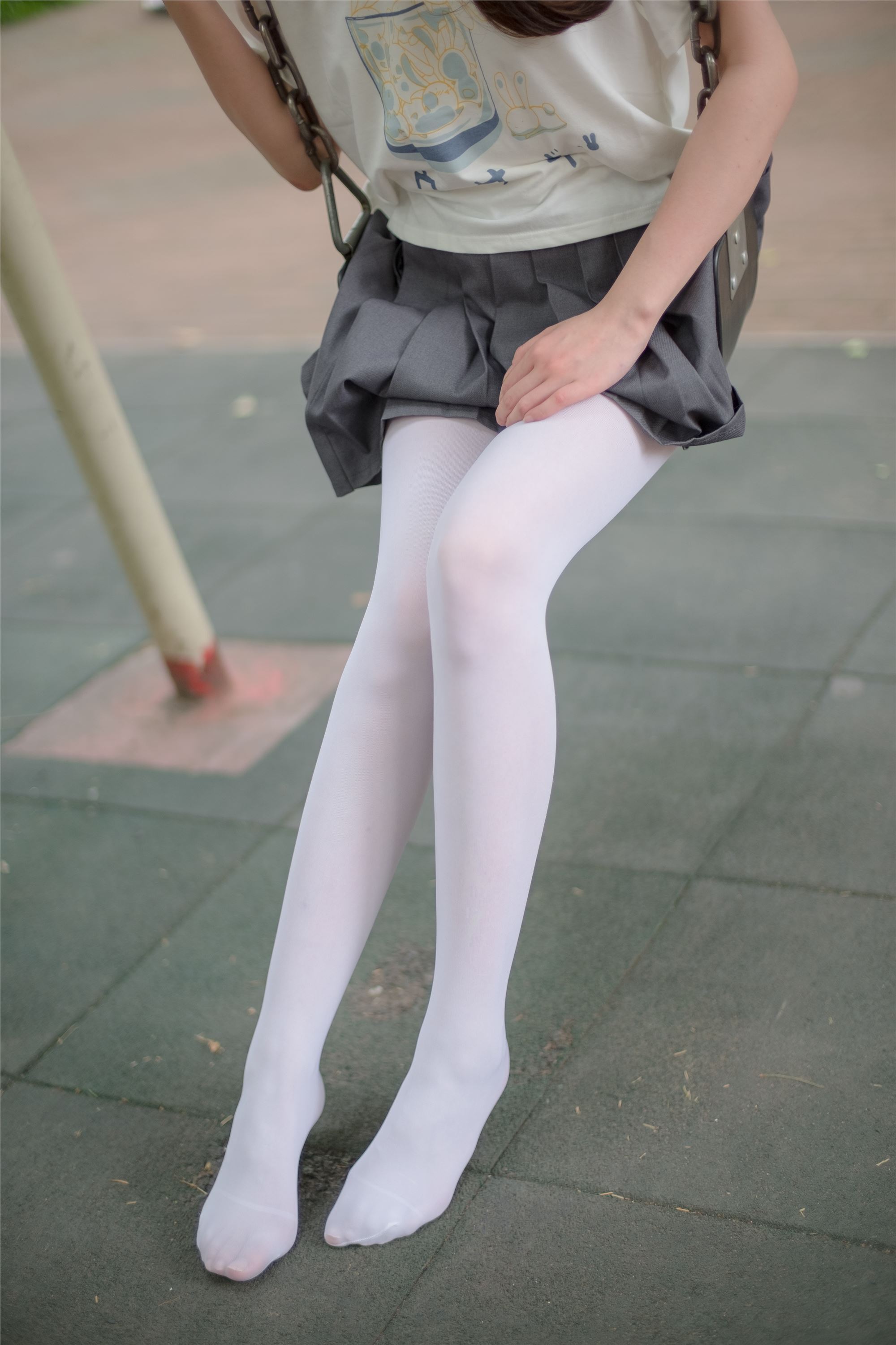 [森萝财团]萝莉丝足写真 R15-014