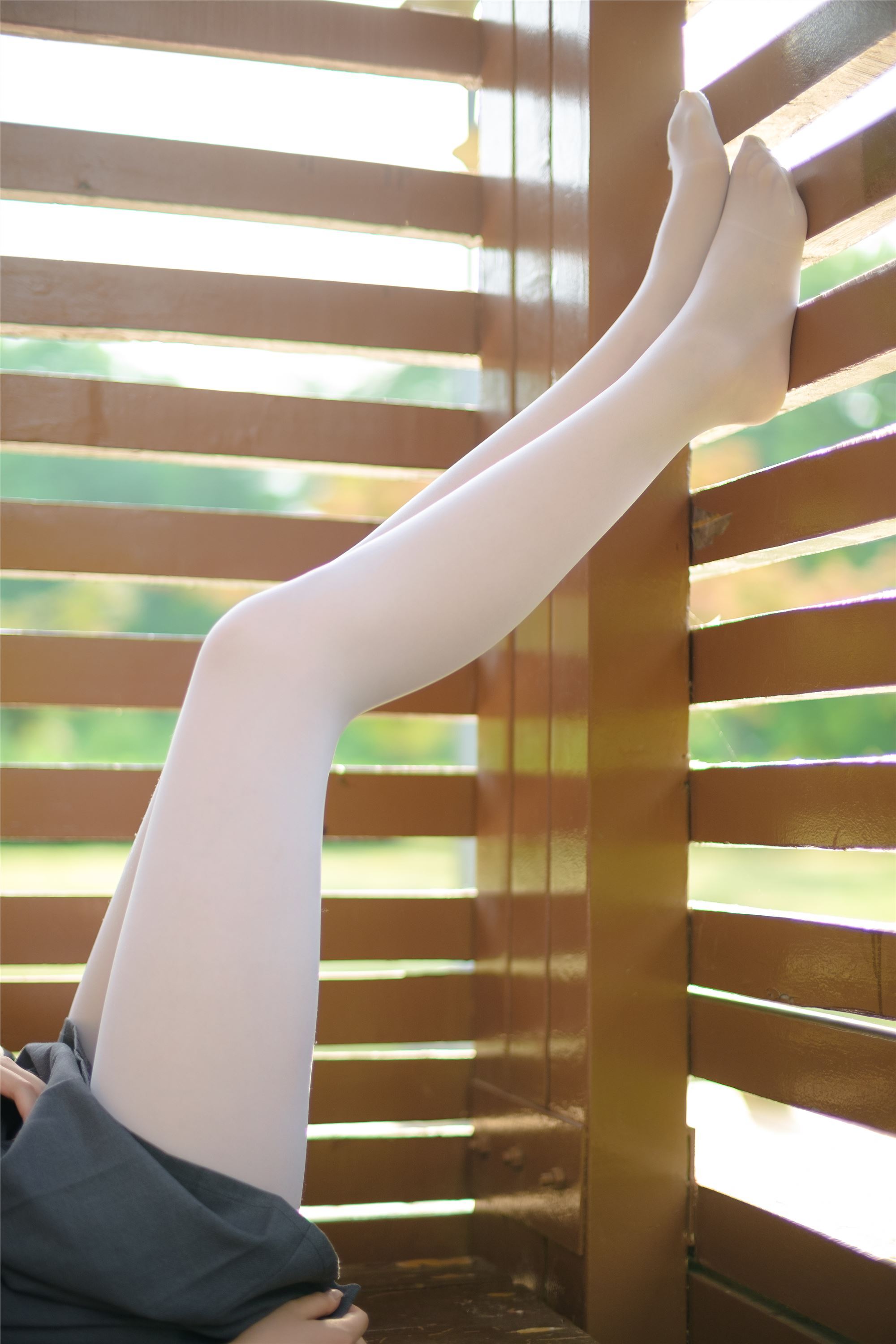 [森萝财团]萝莉丝足写真 R15-014