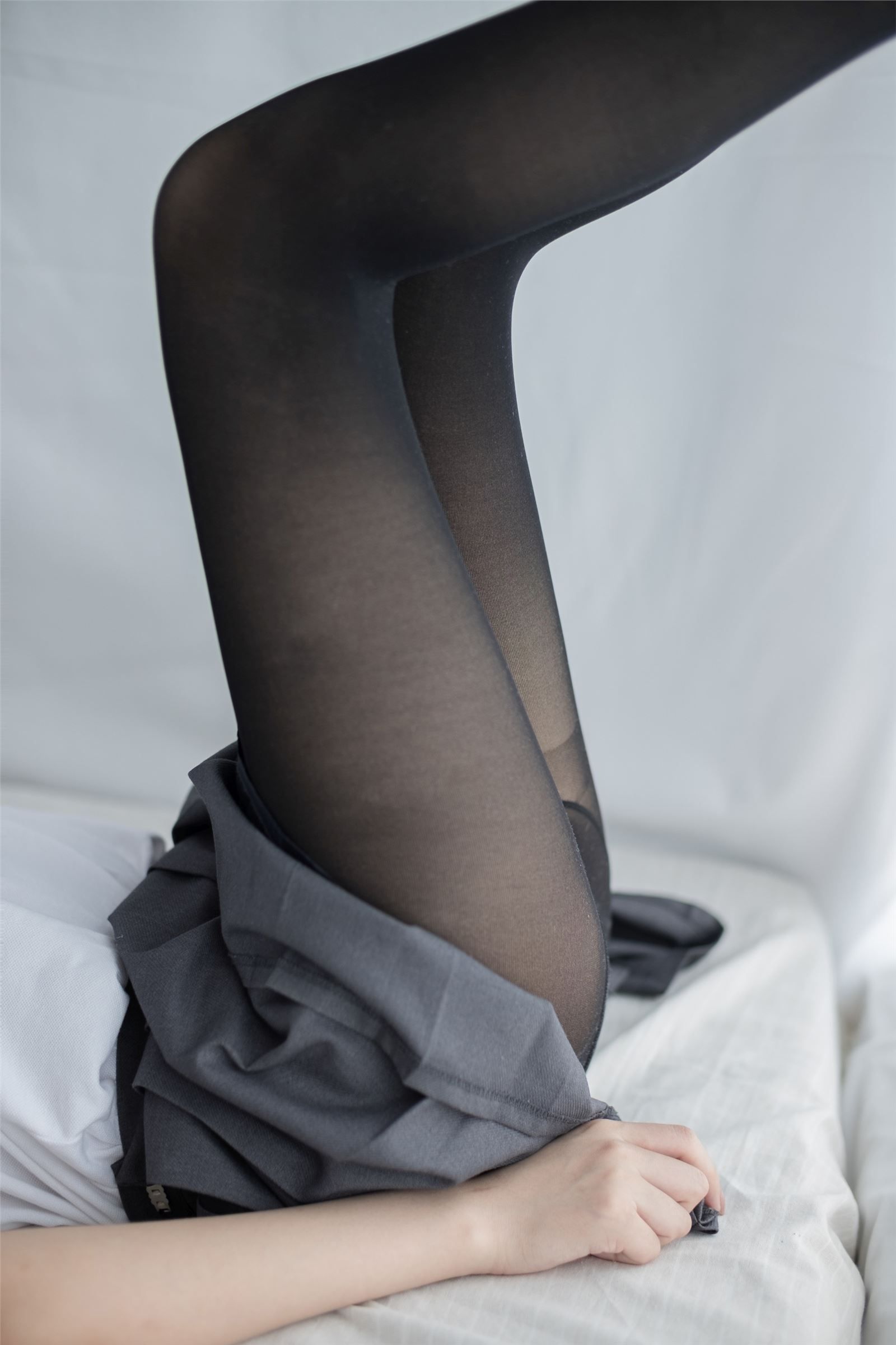 森萝财团写真 - [R15-017] 少女的黑丝