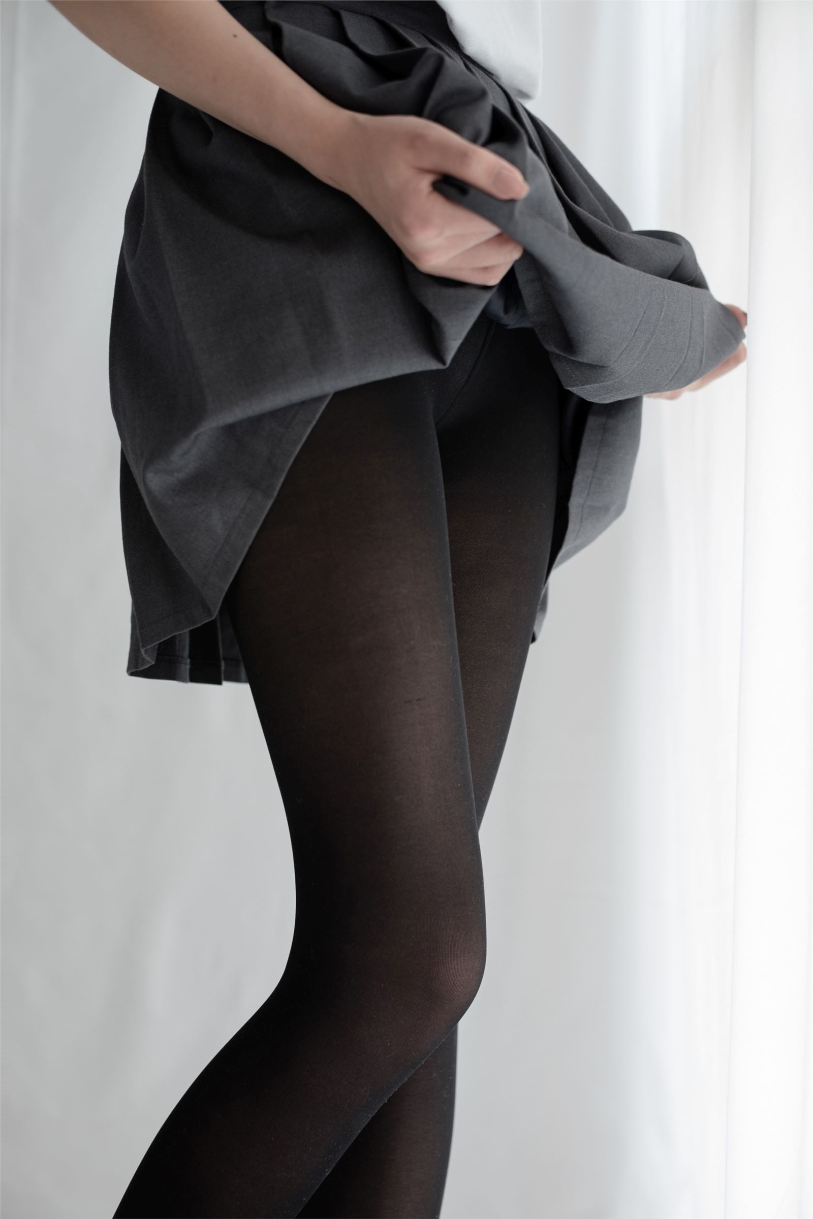 森萝财团写真 - [R15-017] 少女的黑丝