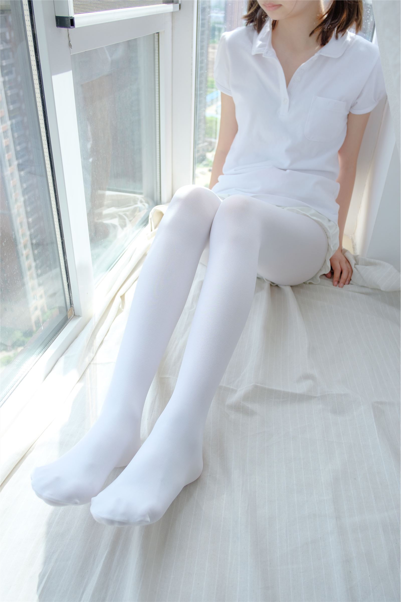 [森萝财团]萝莉丝足写真 R15-018