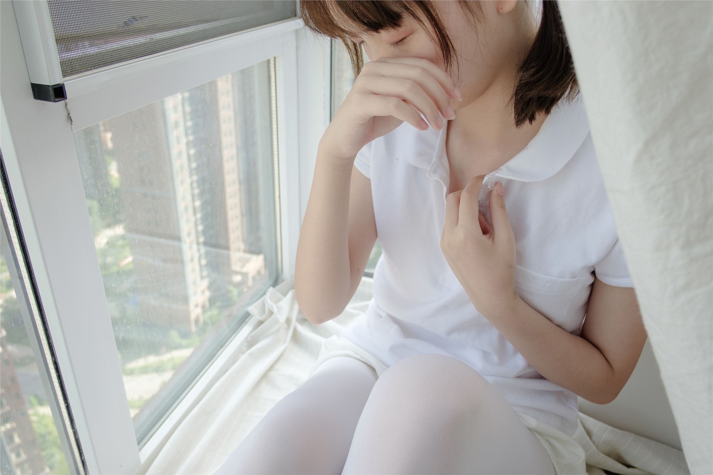 [森萝财团]萝莉丝足写真 R15-018