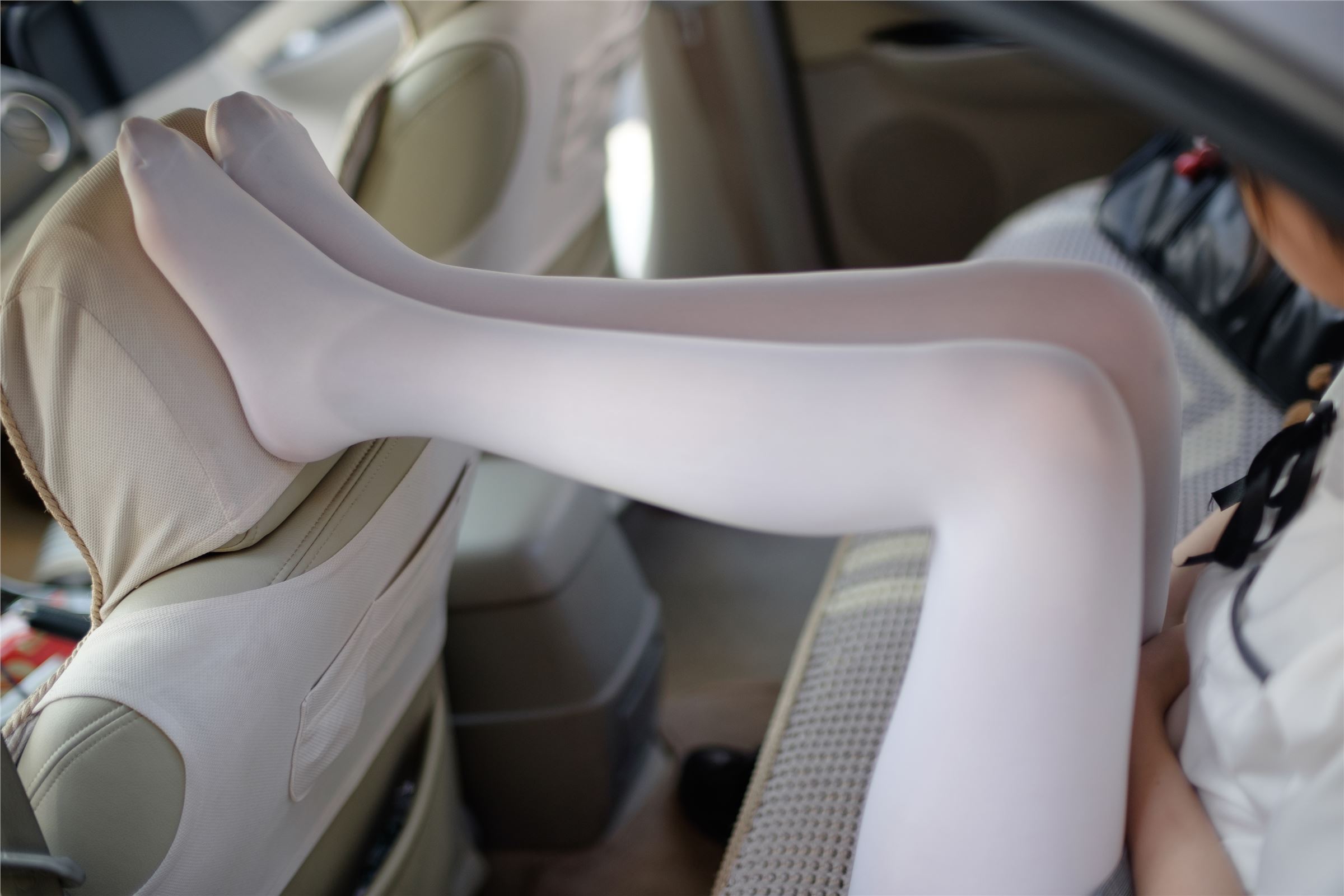 [森萝财团]萝莉丝足写真 R15-023