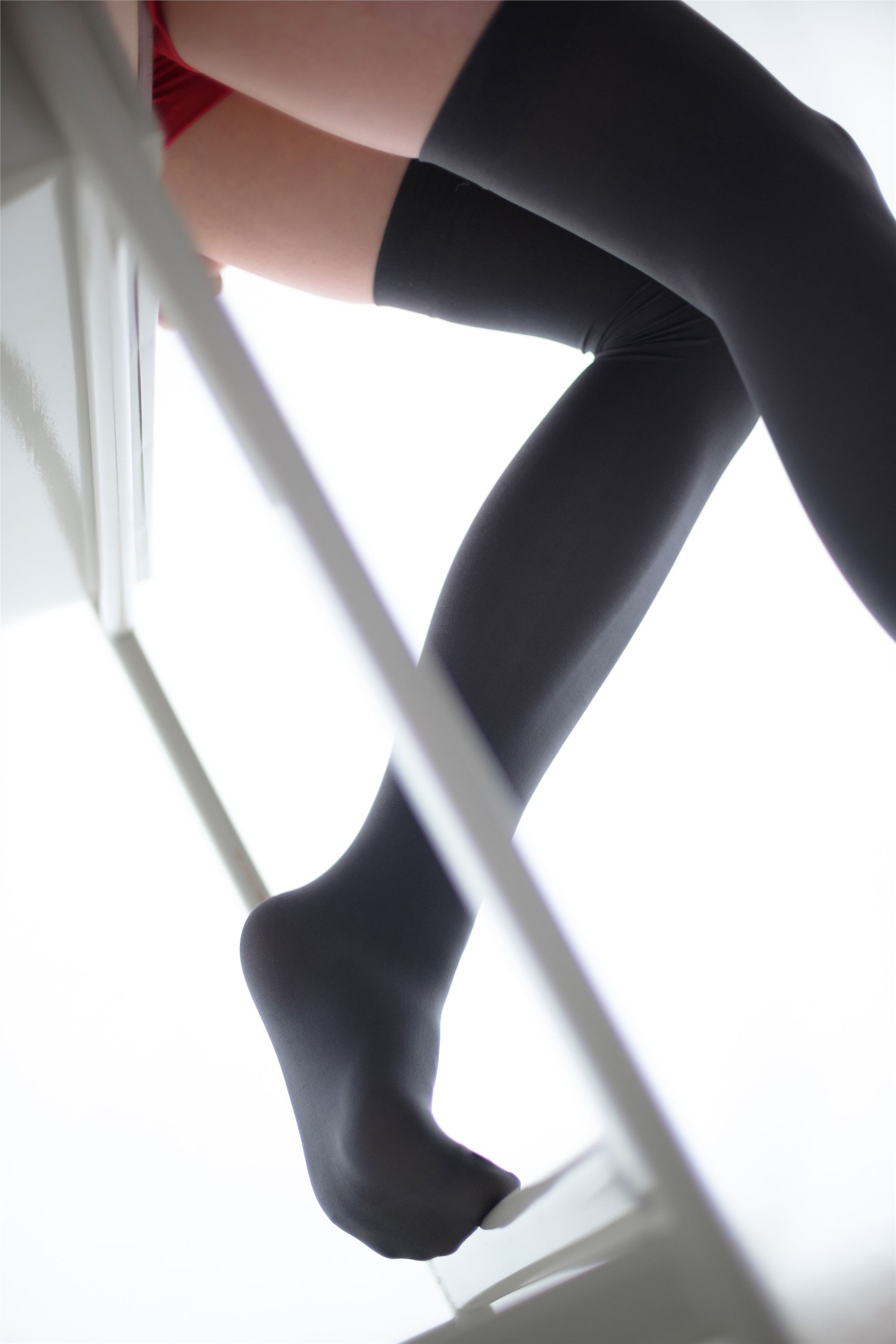 [森萝财团]萝莉丝足写真 R15-024